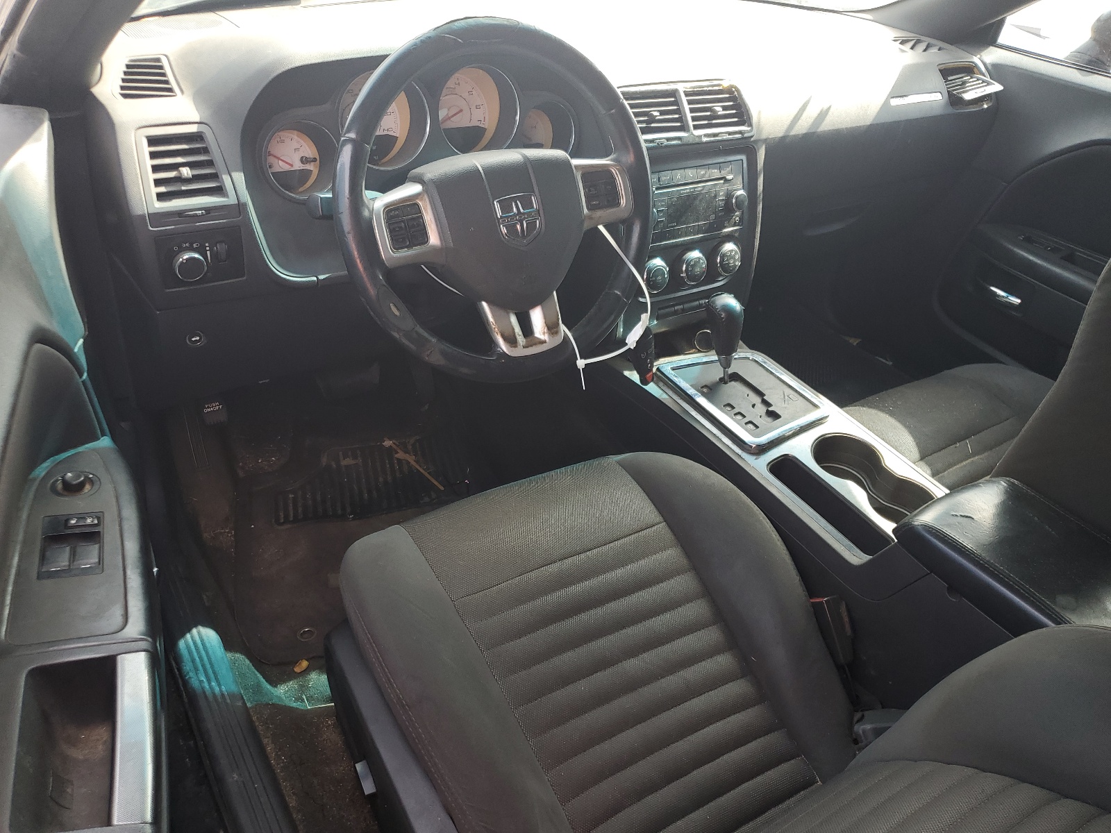 2C3CDYAG2CH268497 2012 Dodge Challenger Sxt