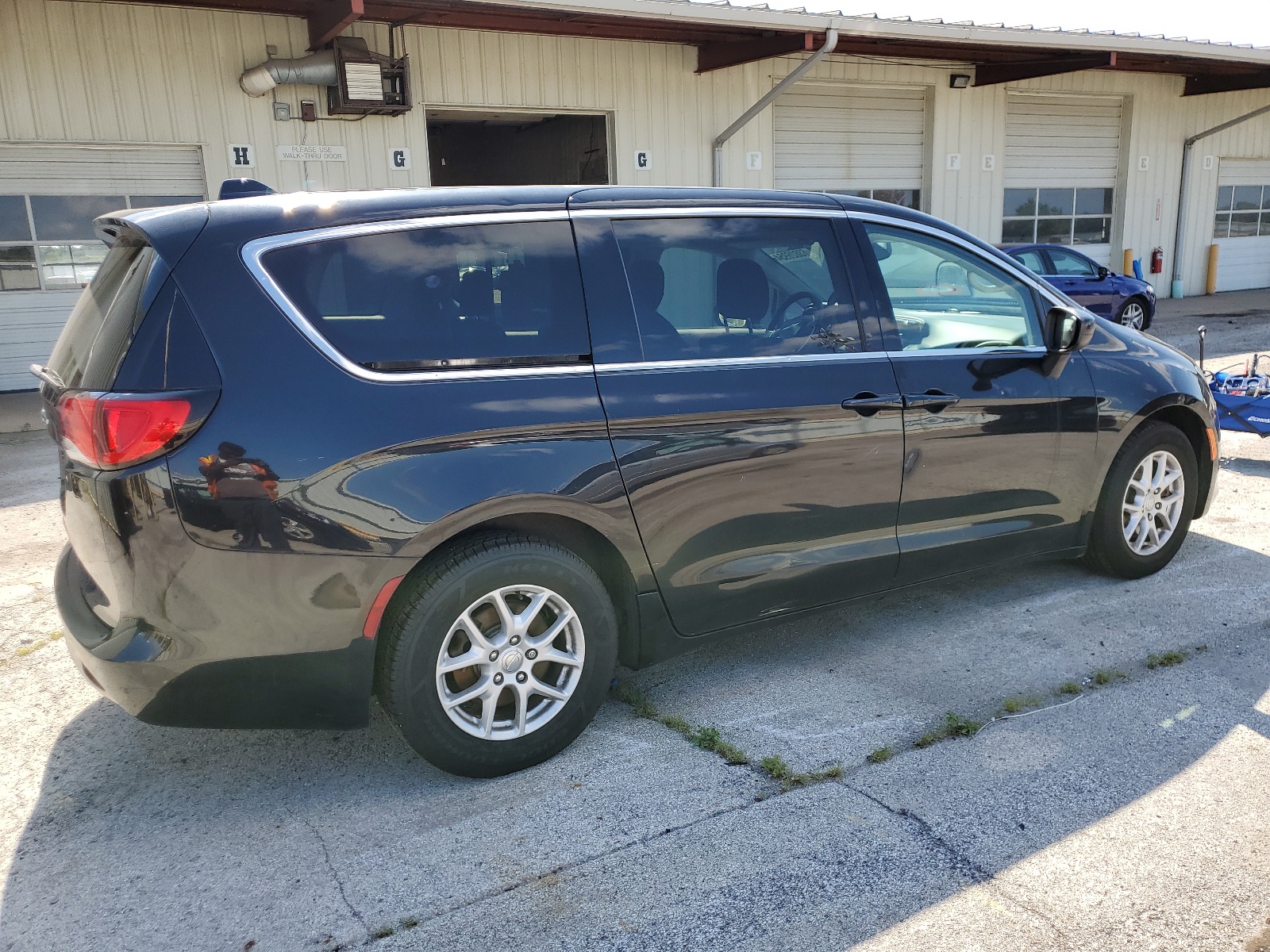 2017 Chrysler Pacifica Touring vin: 2C4RC1DG0HR514301