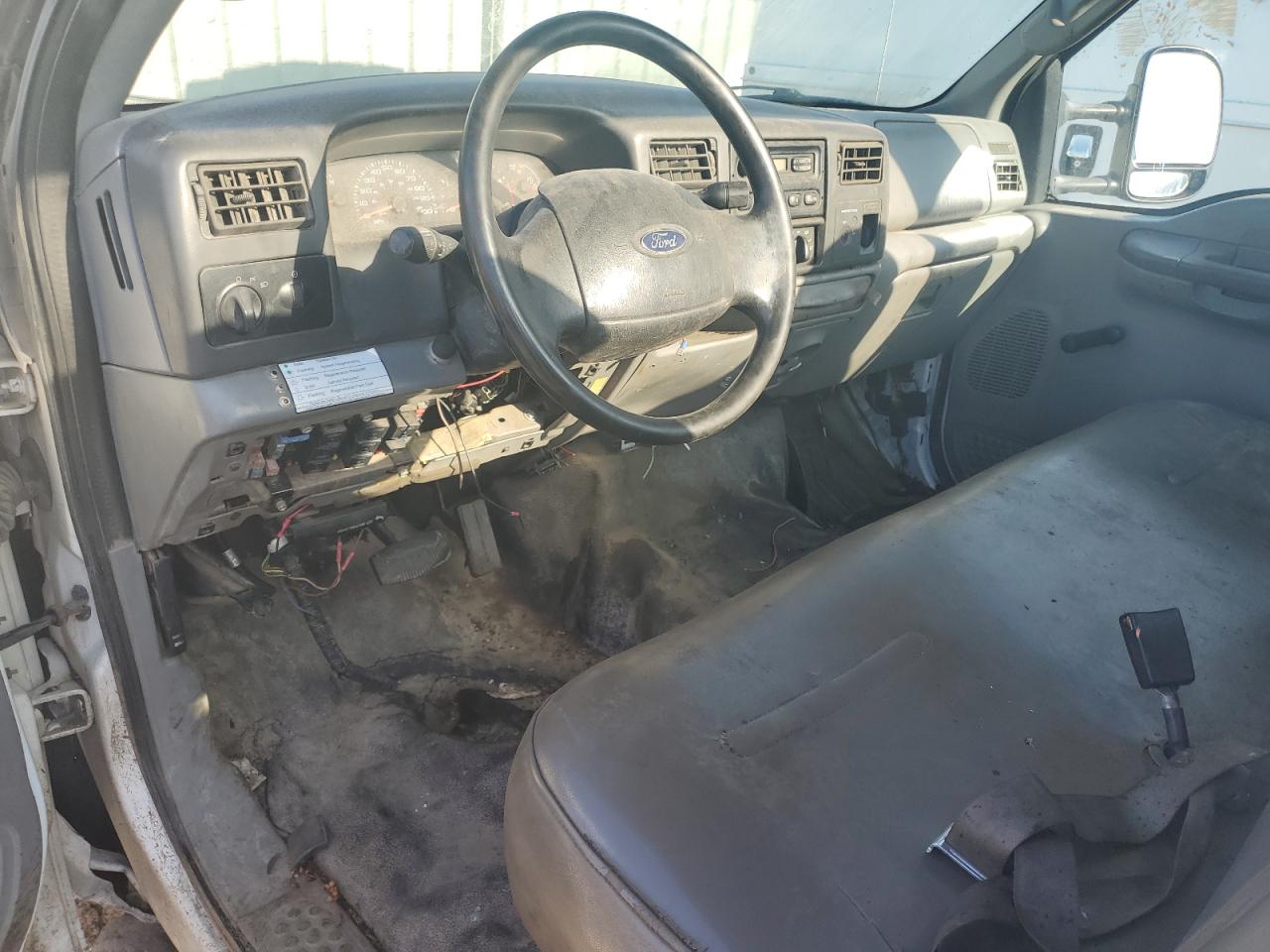 2004 Ford F450 Super Duty VIN: 1FDXF46PX4EC87747 Lot: 61645584