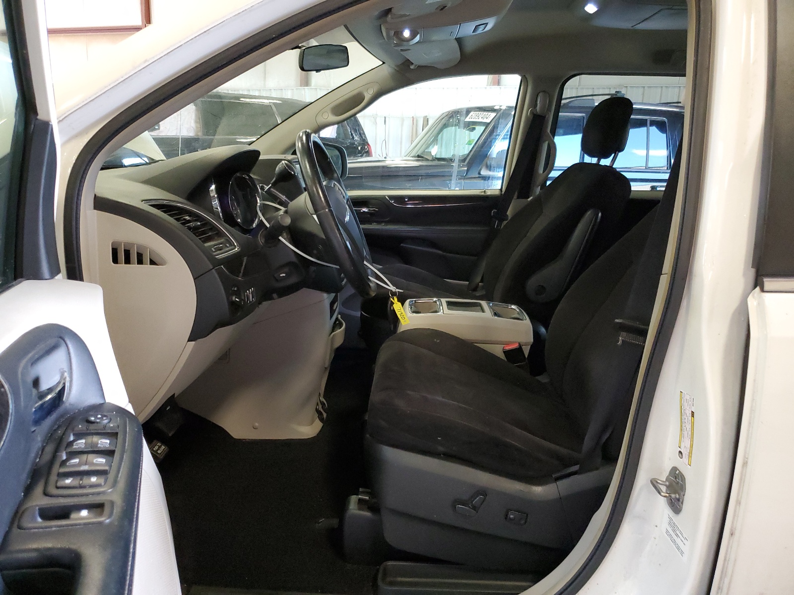 2A4RR5DG9BR675088 2011 Chrysler Town & Country Touring