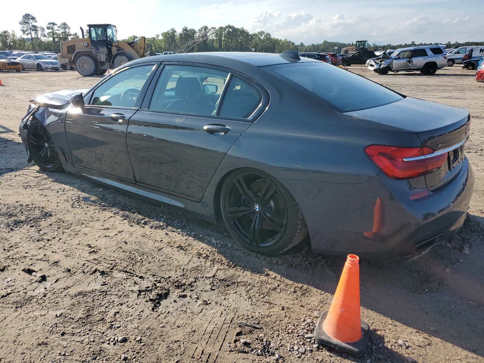 2018 BMW 750 Xi vin: WBA7F2C50JG423988