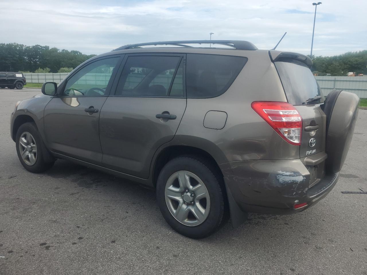 2012 Toyota RAV 4 - Image 2