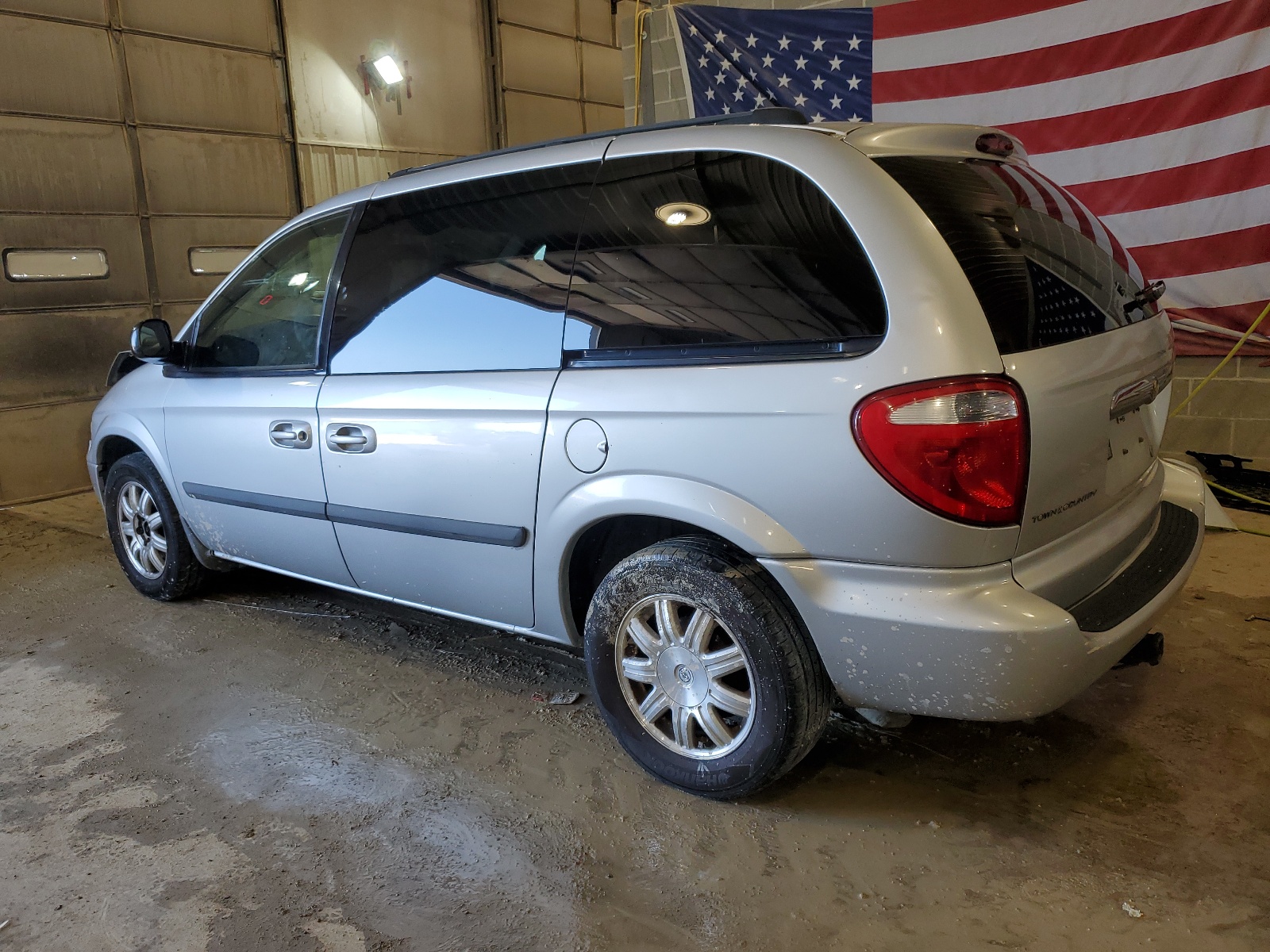 1C4GP45RX5B371168 2005 Chrysler Town & Country