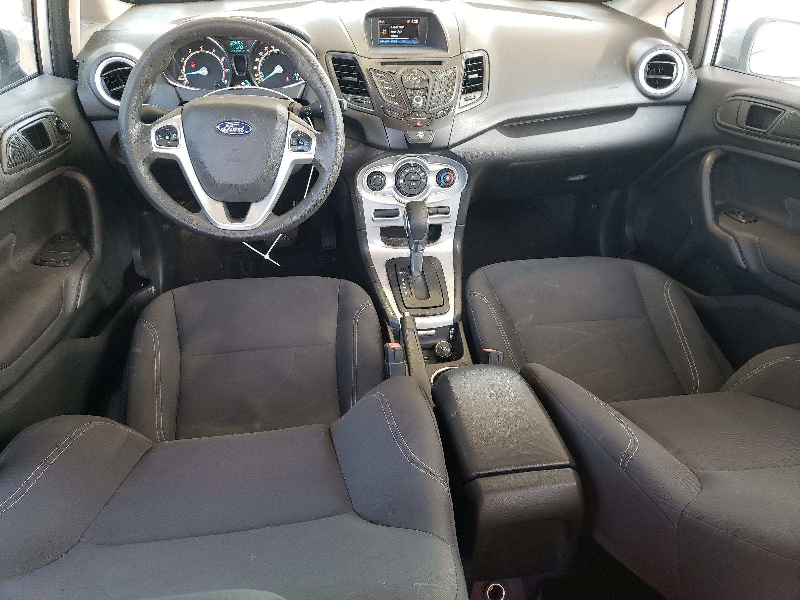 3FADP4BJ1JM129265 2018 Ford Fiesta Se