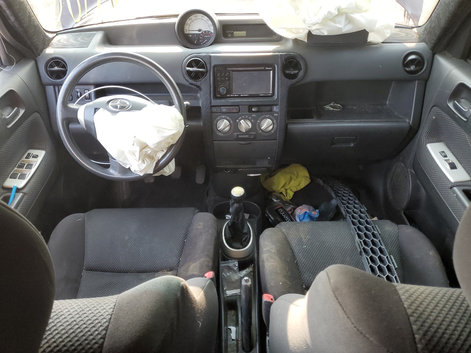 JTLKT334854003104 2005 Toyota Scion Xb