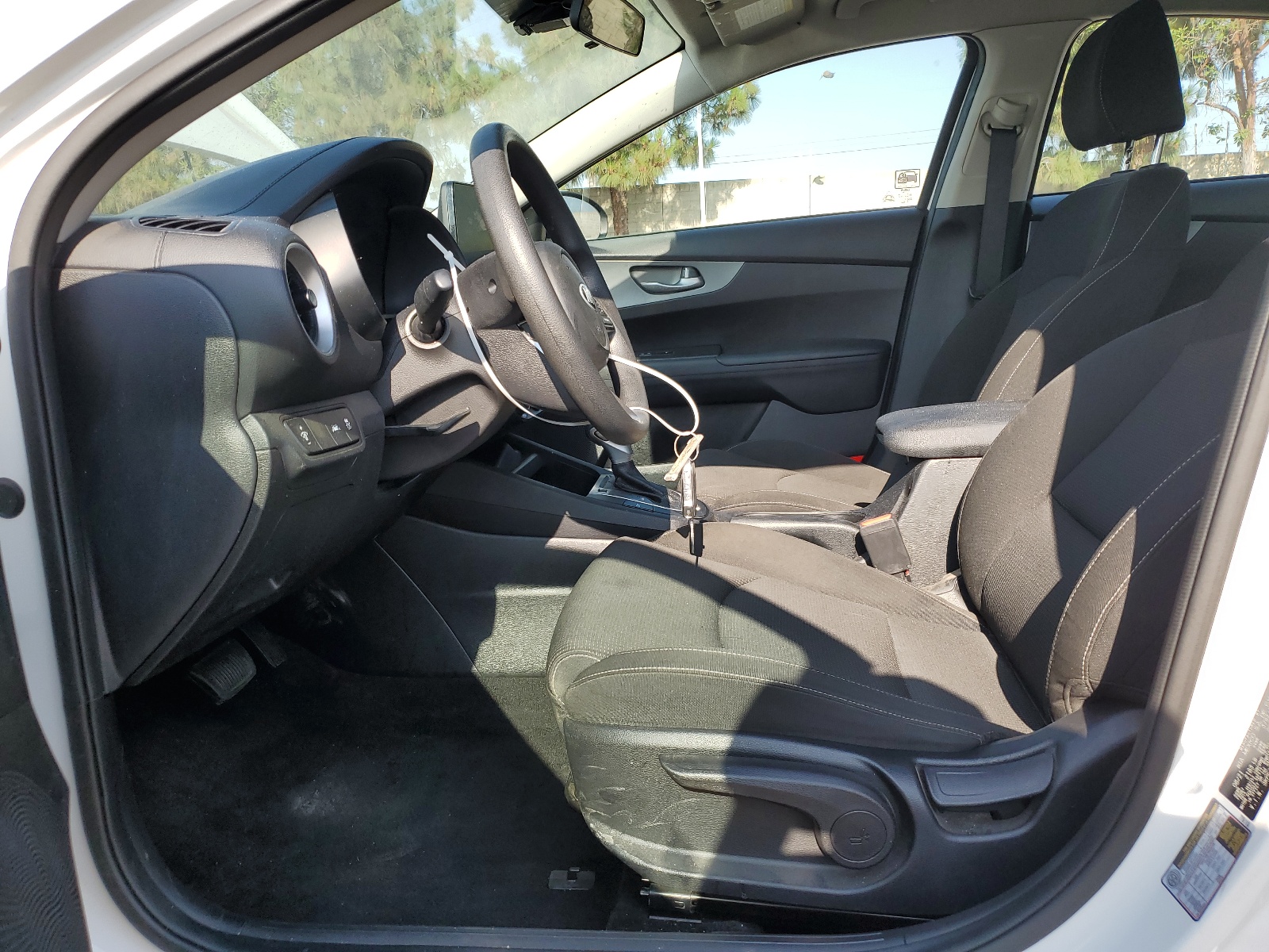 3KPF24ADXME404093 2021 Kia Forte Fe