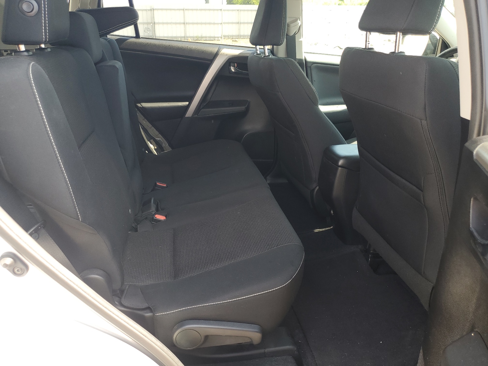 2T3WFREV2HW323426 2017 Toyota Rav4 Xle