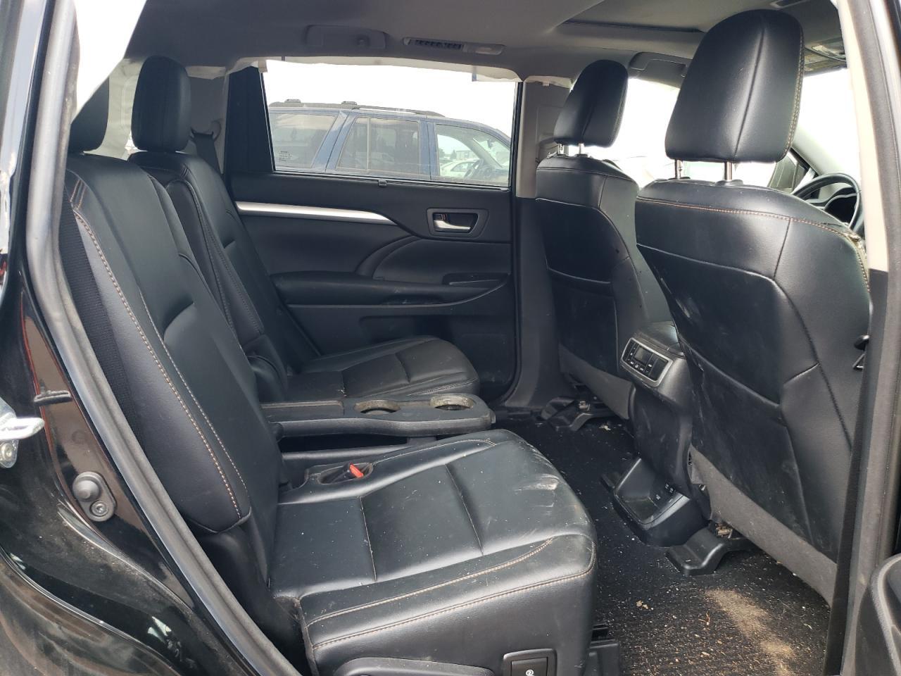 2018 Toyota Highlander Se VIN: 5TDJZRFH1JS837348 Lot: 62879844