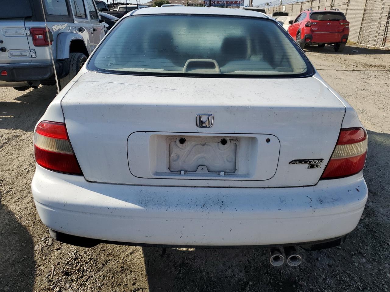 1995 Honda Accord Ex VIN: 1HGCD5655SA028201 Lot: 63730694