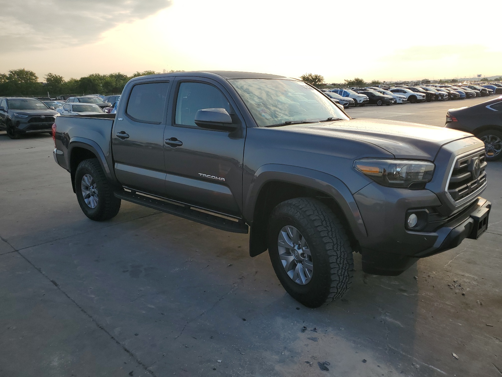 2019 Toyota Tacoma Double Cab vin: 5TFAZ5CN7KX084004