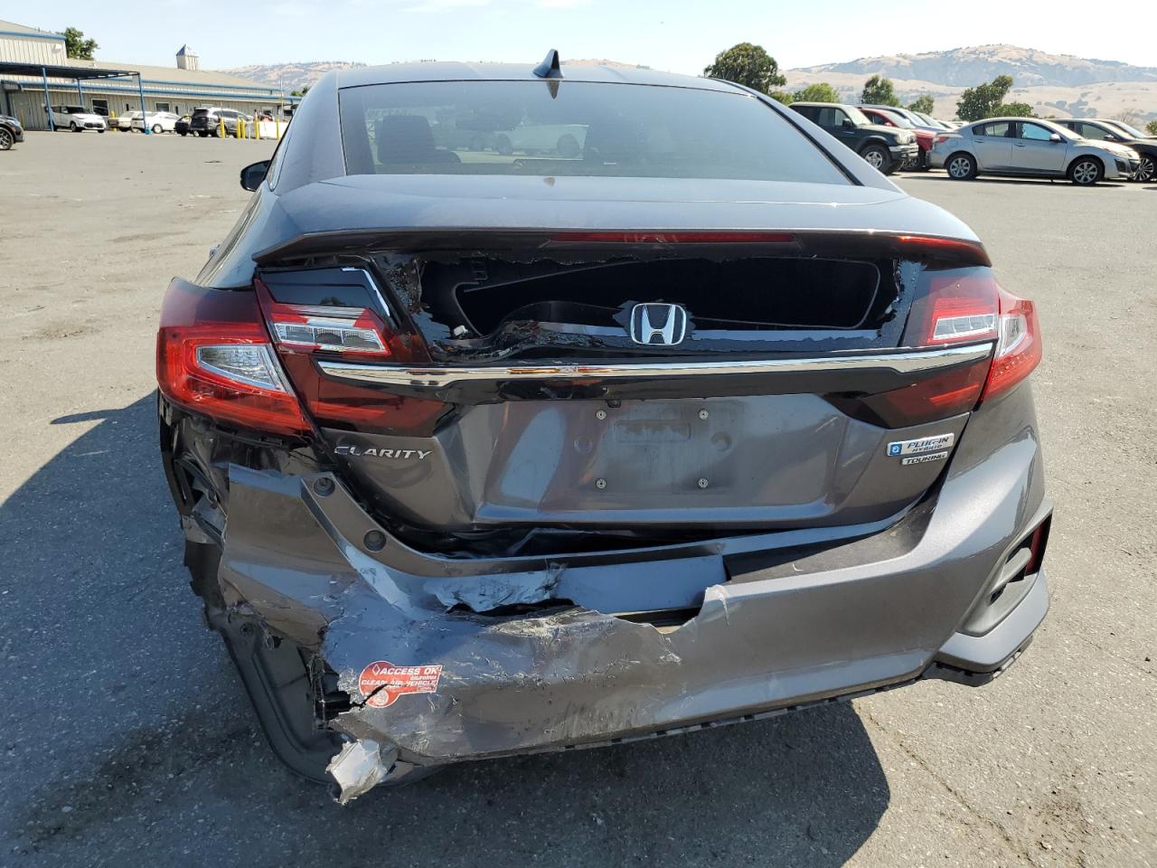 2018 Honda Clarity Touring VIN: JHMZC5F33JC020707 Lot: 64711934