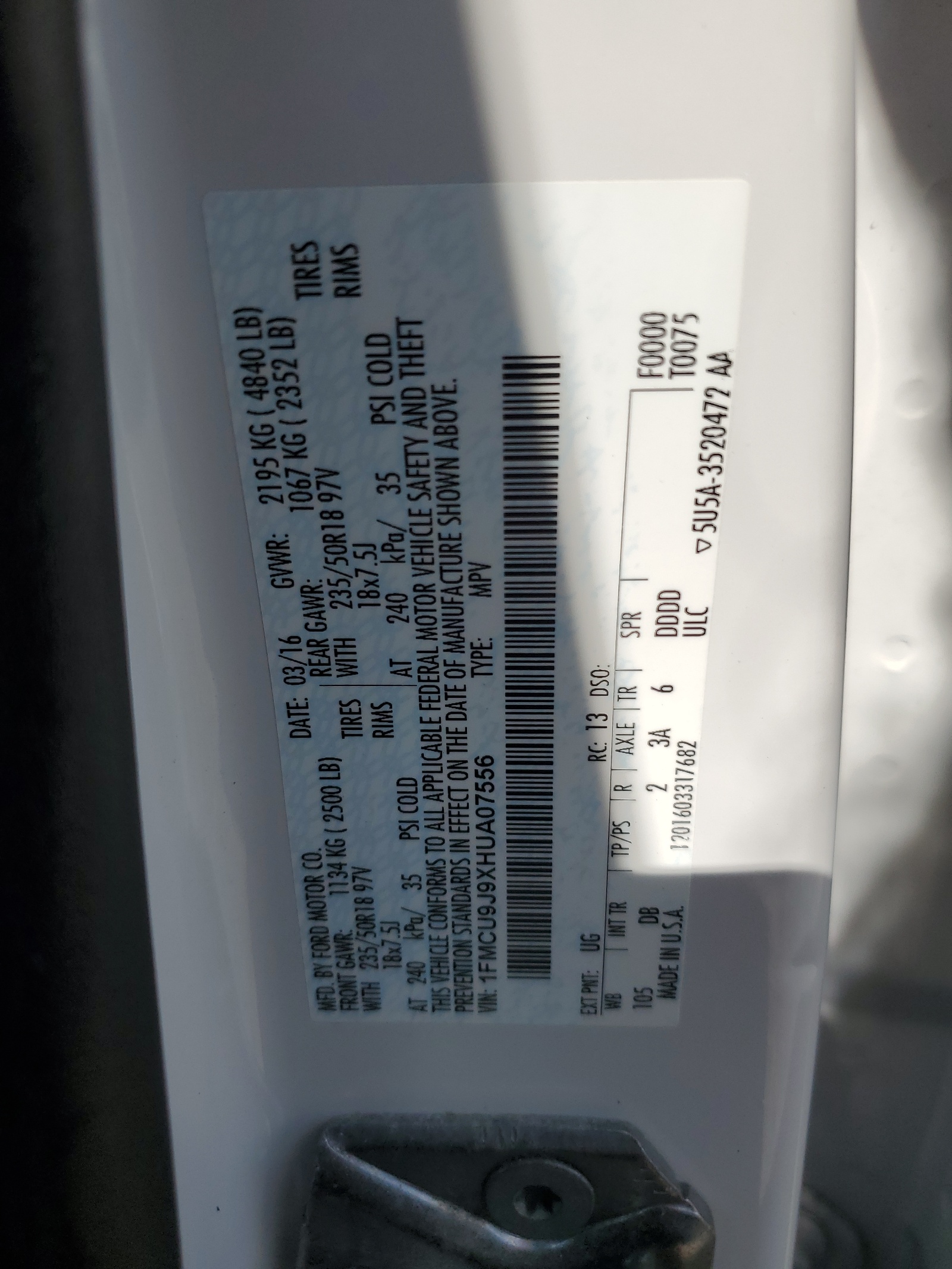 1FMCU9J9XHUA07556 2017 Ford Escape Titanium