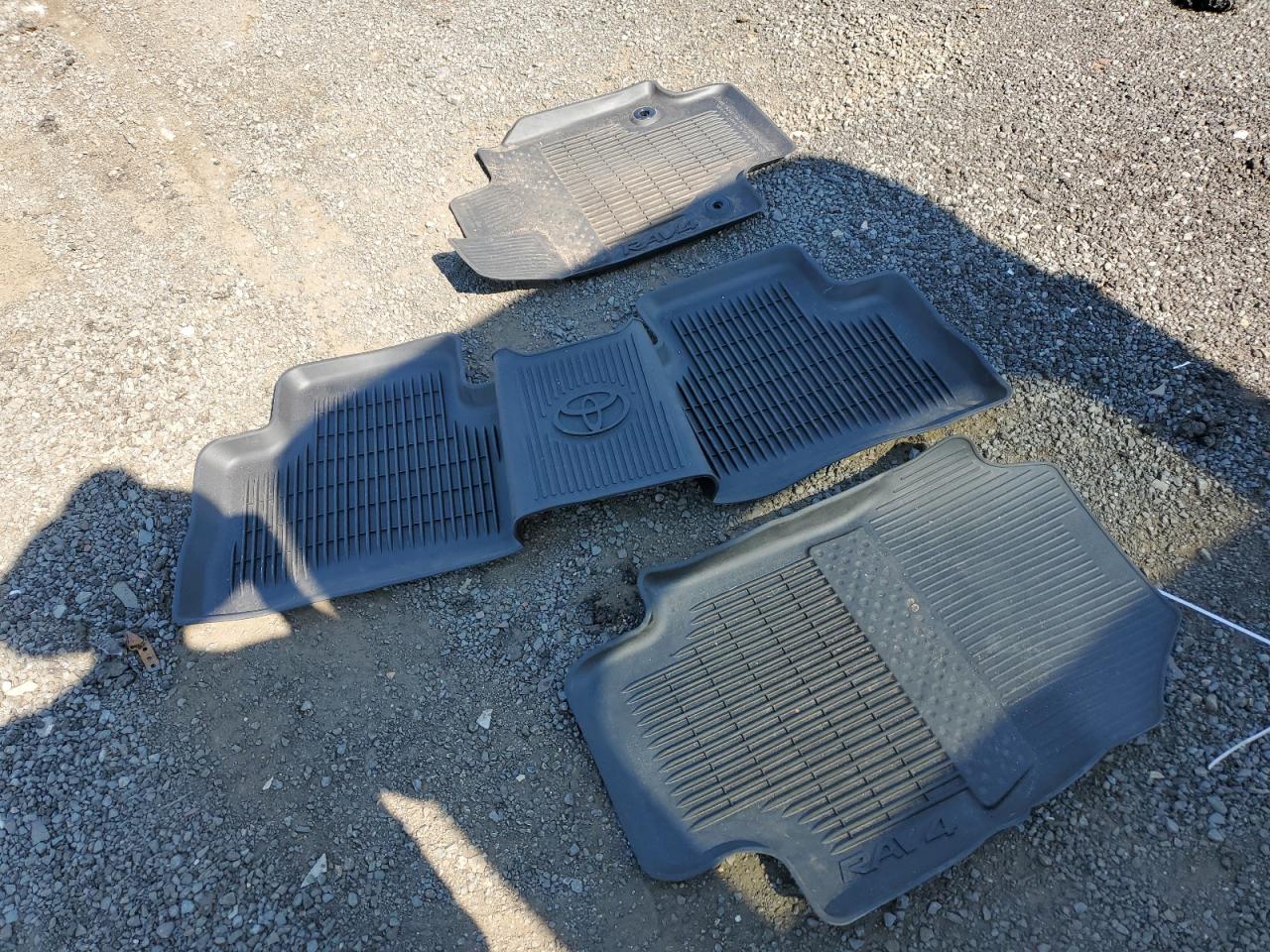 2022 Toyota Rav4 Xle Premium VIN: 2T3A1RFV2NW312137 Lot: 62176914