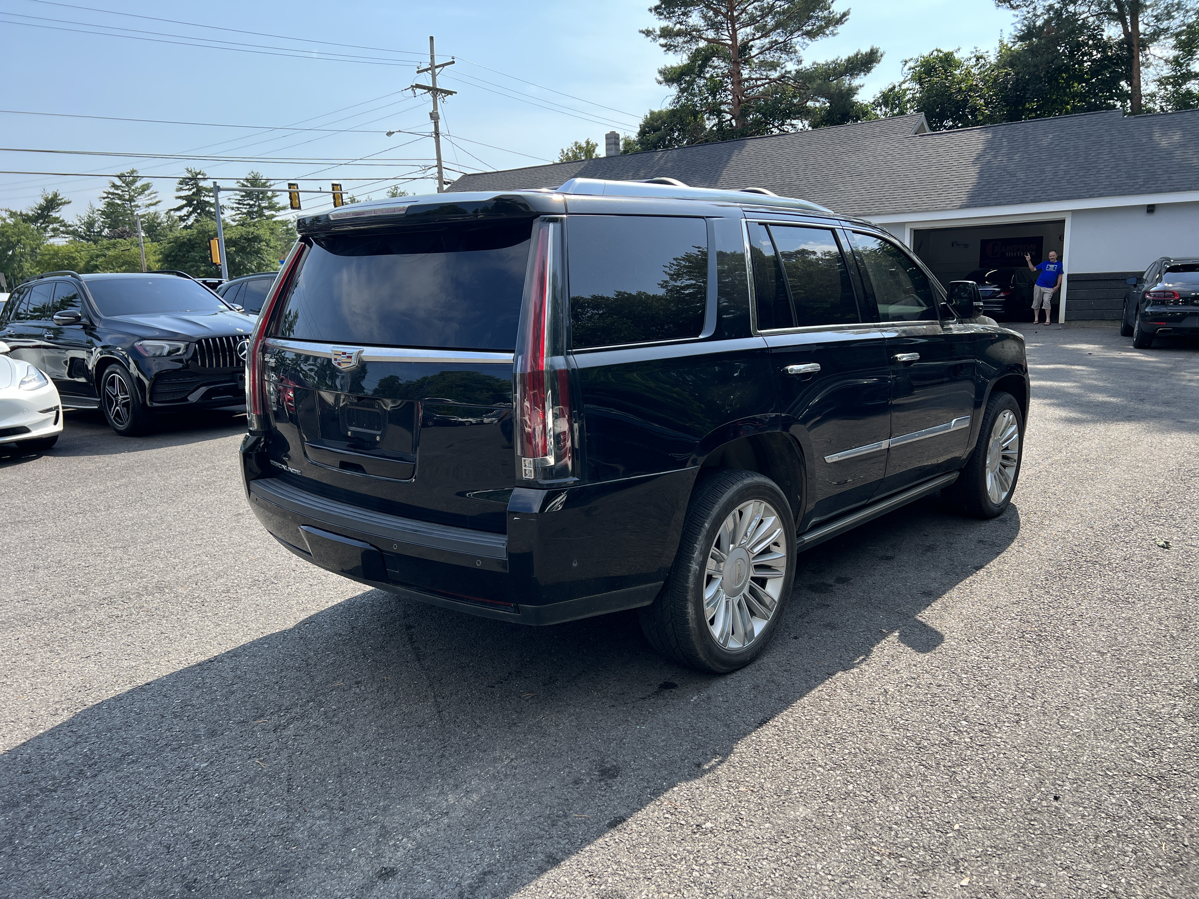 2018 Cadillac Escalade Platinum vin: 1GYS4DKJ1JR334247