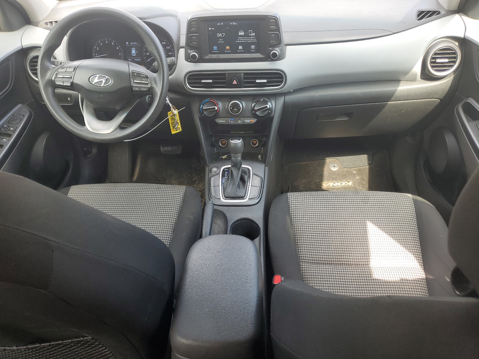 KM8K12AA2JU067939 2018 Hyundai Kona Se