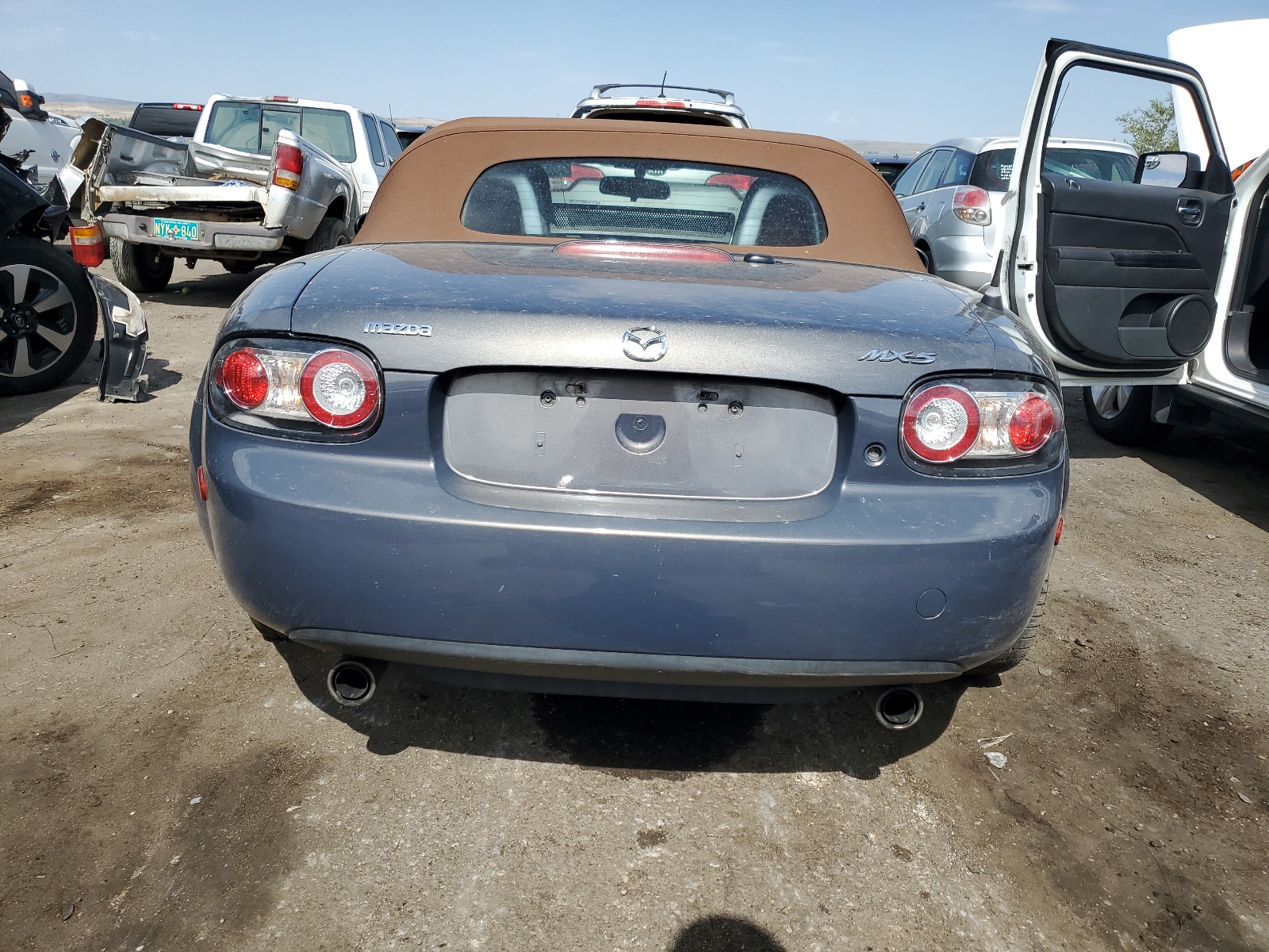 JM1NC25F160111686 2006 Mazda Mx-5 Miata