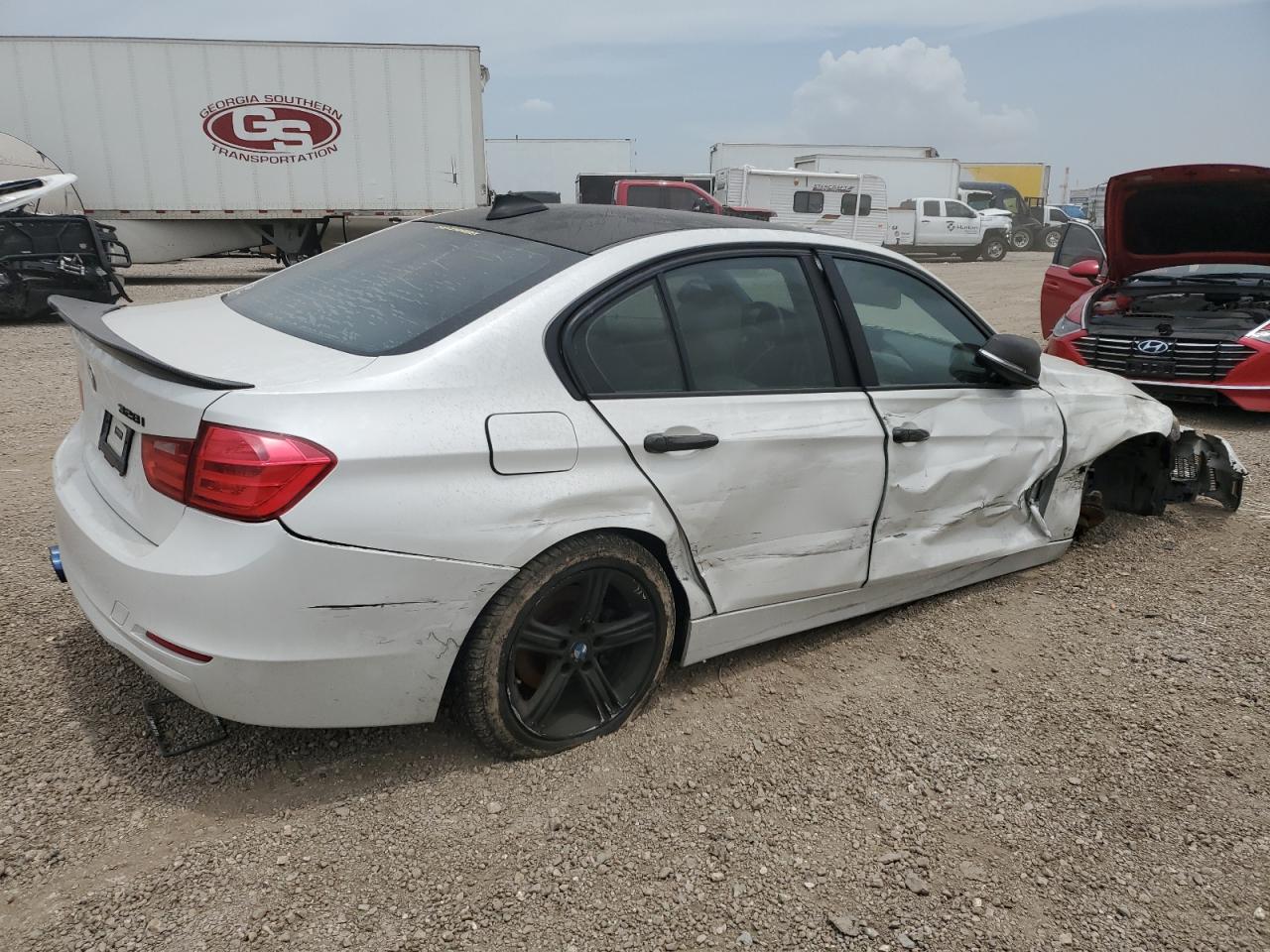 VIN WBA3A5C59DF357188 2013 BMW 3 SERIES no.3