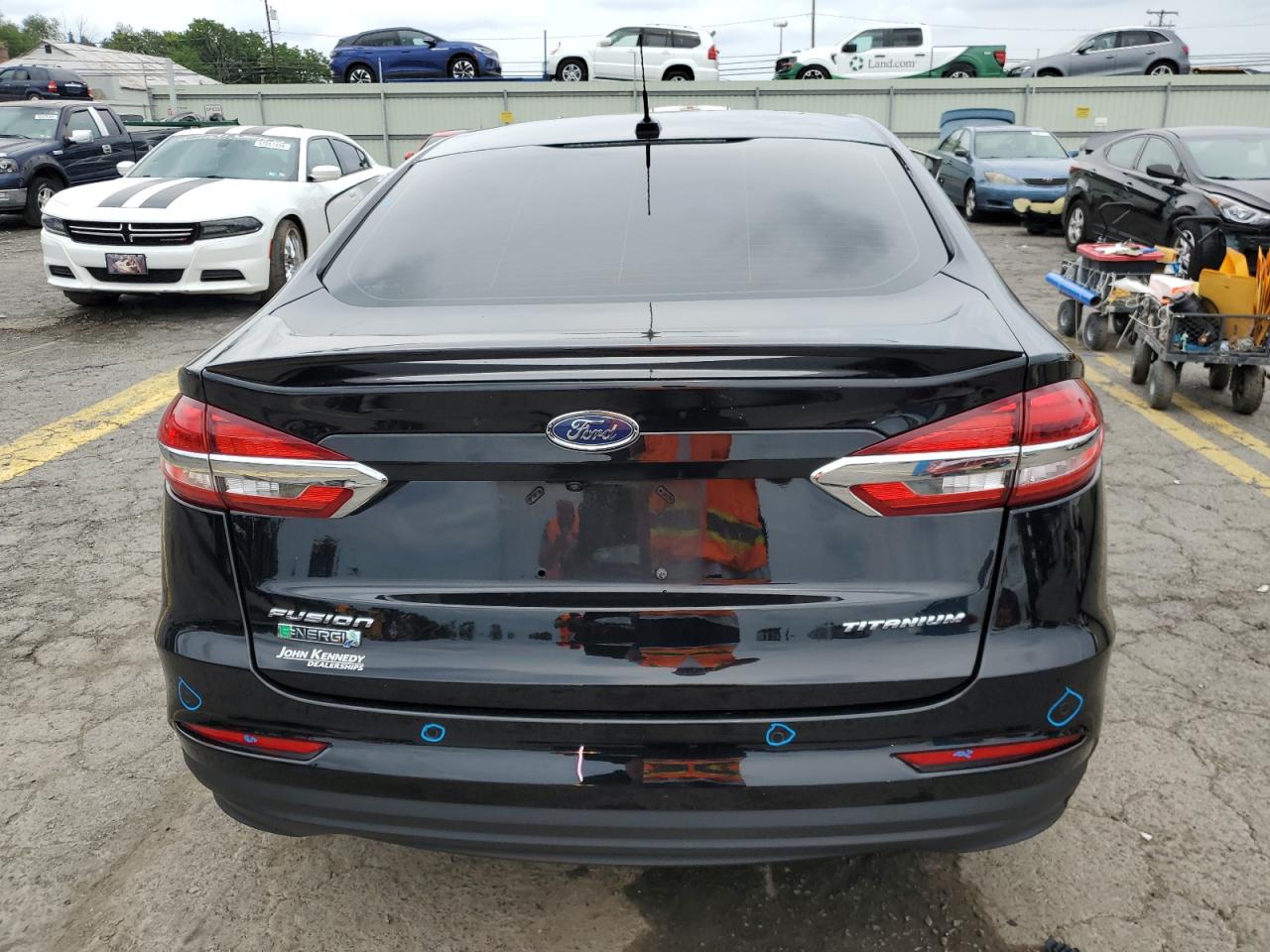 3FA6P0SU3KR101581 2019 Ford Fusion Titanium