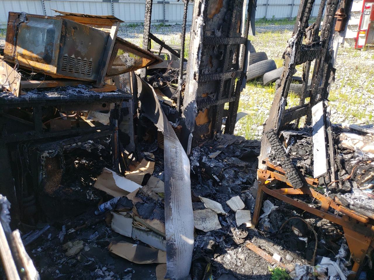 1998 Volkswagen Eurovan VIN: WV3AH8704WH114883 Lot: 61913714