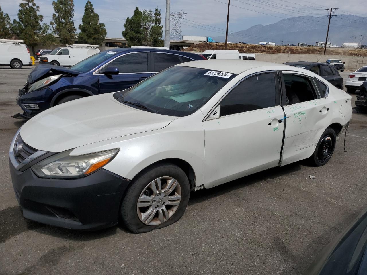 1N4AL3AP7GC144796 2016 NISSAN ALTIMA - Image 1