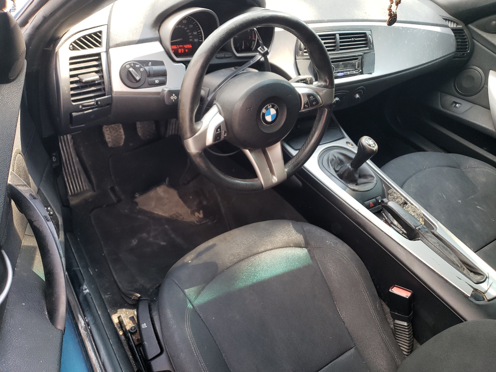 4USBT33515LR70982 2005 BMW Z4 2.5