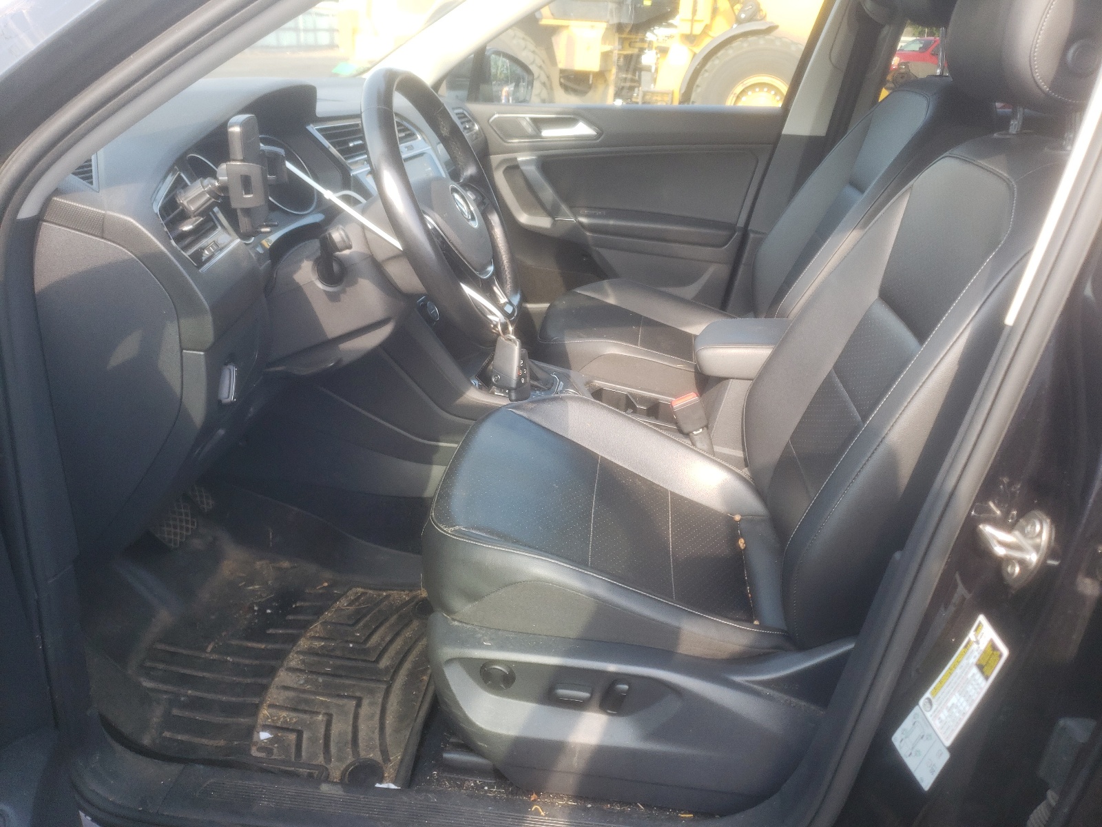 3VV2B7AX1JM042877 2018 Volkswagen Tiguan Se