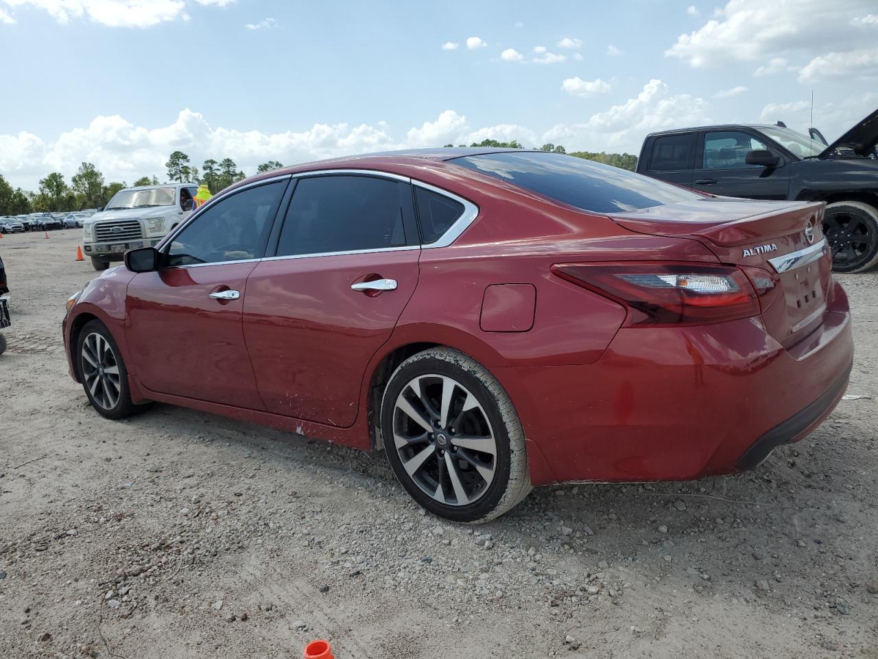 1N4AL3AP5HN330665 2017 NISSAN ALTIMA - Image 2