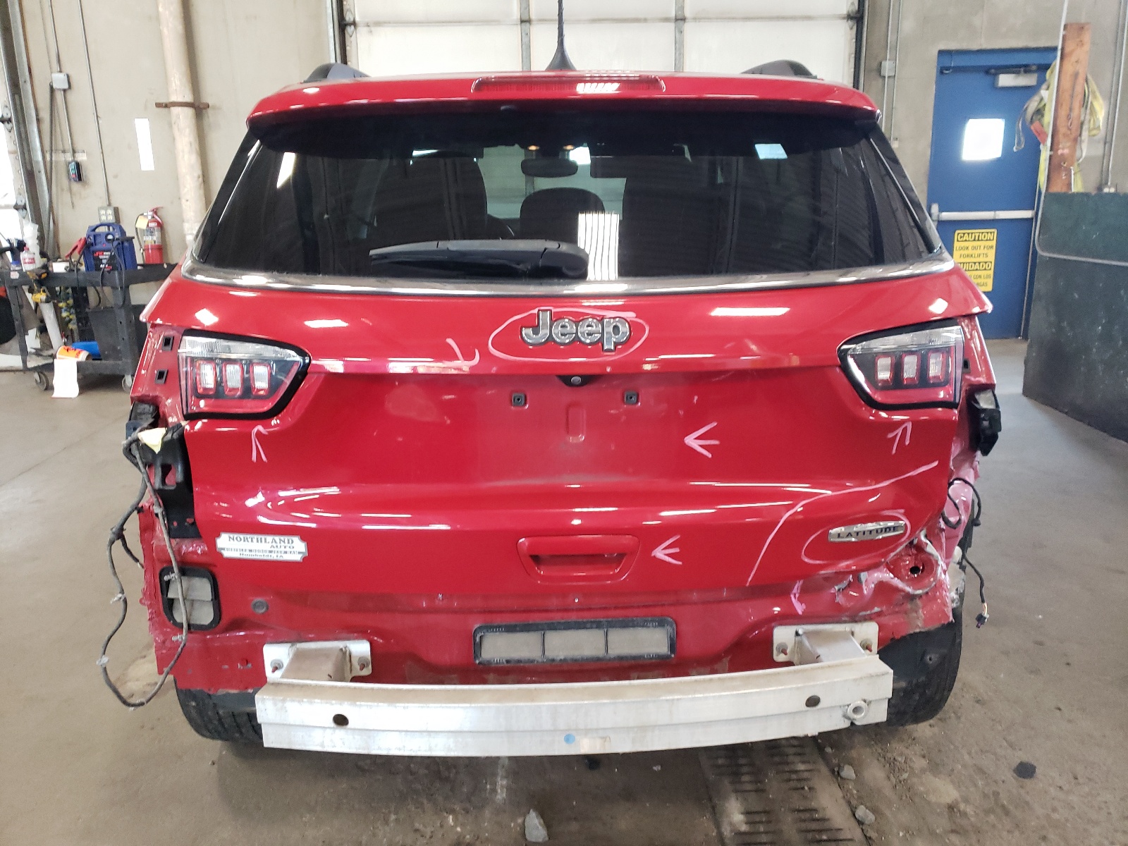 3C4NJCBB9JT108561 2018 Jeep Compass Latitude