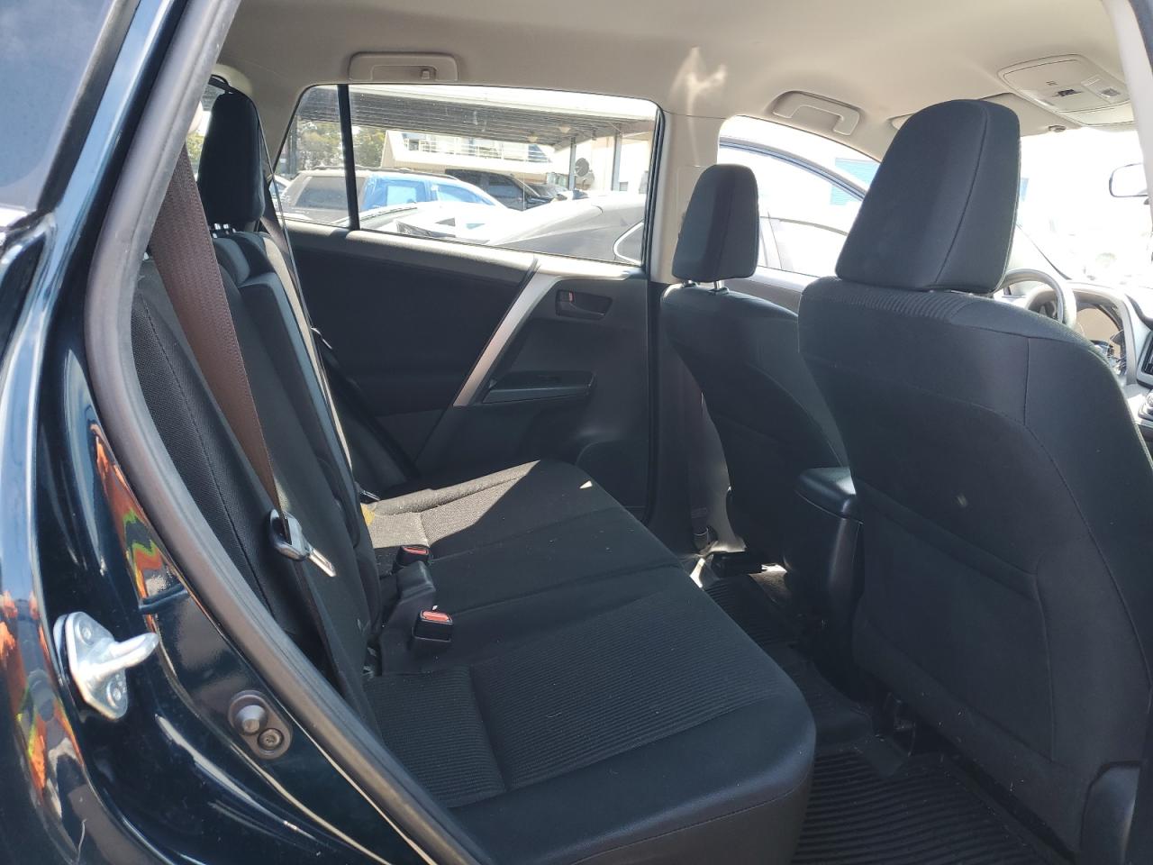 2017 Toyota Rav4 Le VIN: JTMZFREV0HJ141896 Lot: 62312604