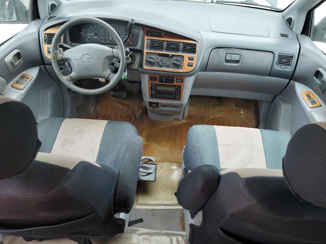 2000 Toyota Sienna Le VIN: 4T3ZF13C3YU277329 Lot: 62873394