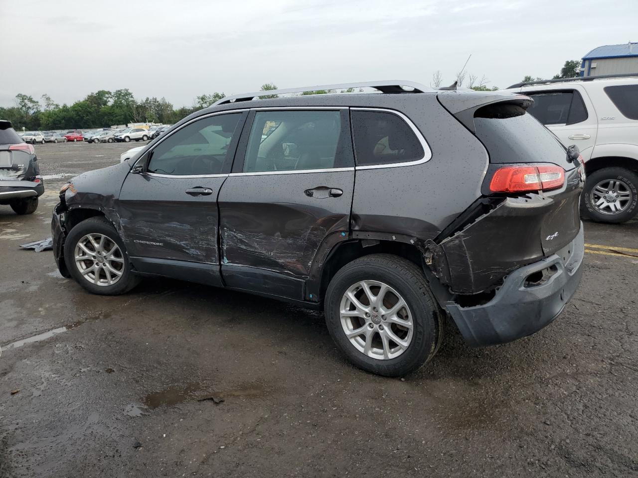 2014 Jeep Cherokee Latitude VIN: 1C4PJMCS8EW147719 Lot: 63413184