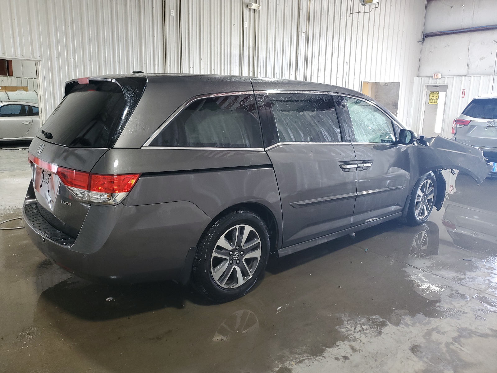 2014 Honda Odyssey Touring vin: 5FNRL5H90EB004766