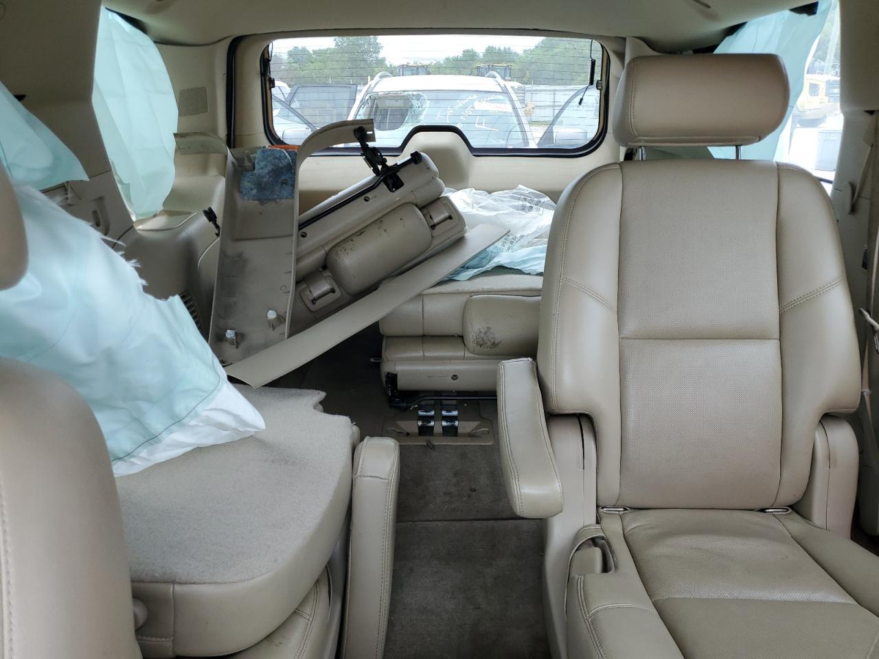 2010 Chevrolet Tahoe - Image 10