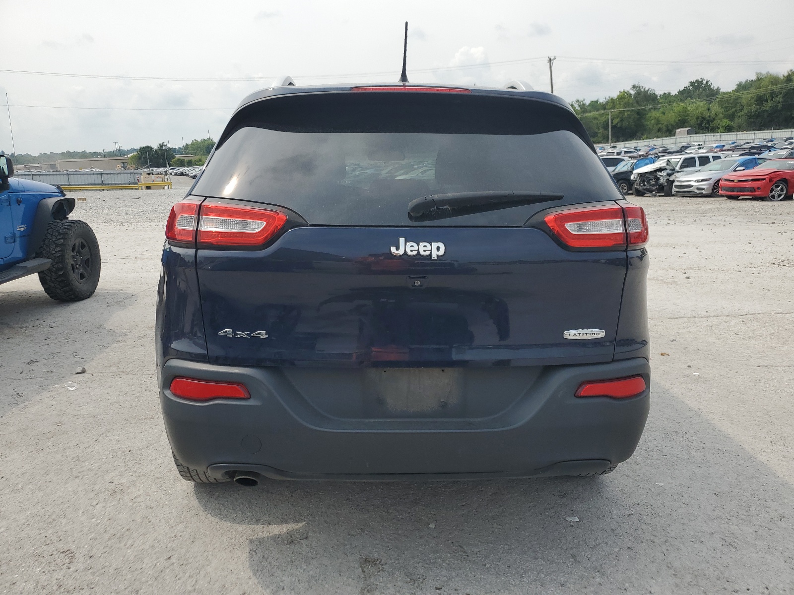 1C4PJMCB5GW318008 2016 Jeep Cherokee Latitude