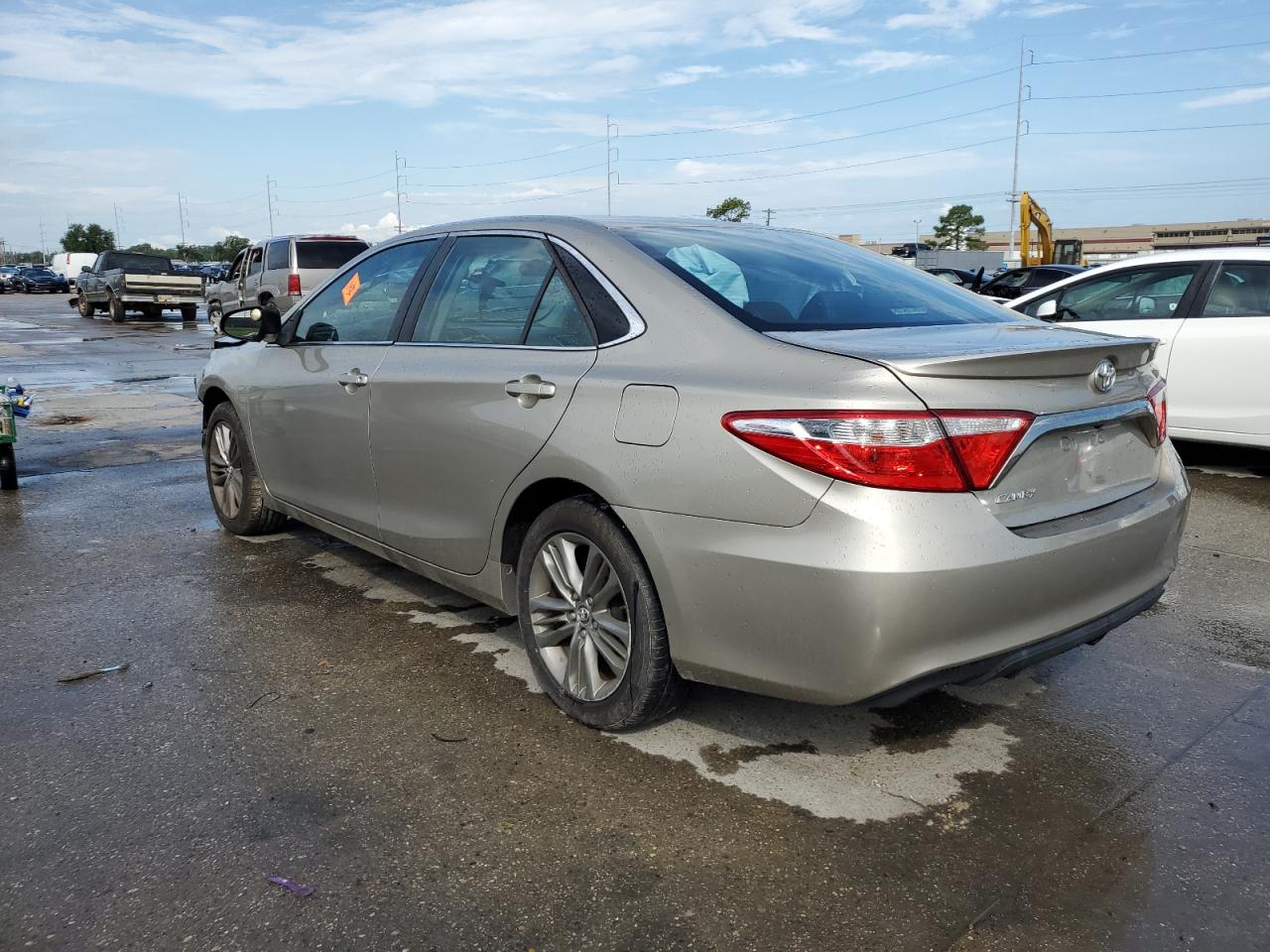 4T1BF1FK3GU548157 2016 TOYOTA CAMRY - Image 2