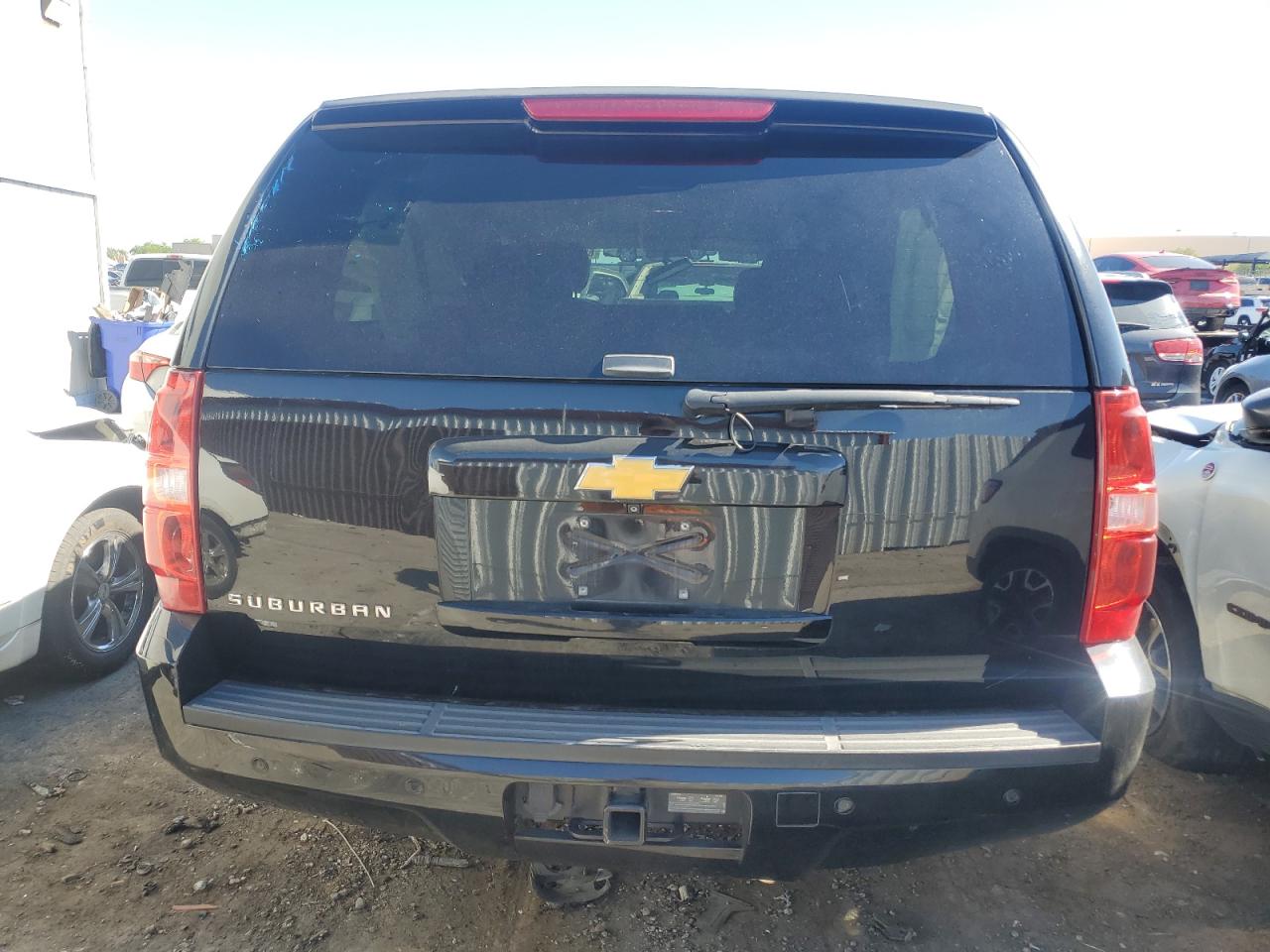 2014 Chevrolet Suburban - Image 6