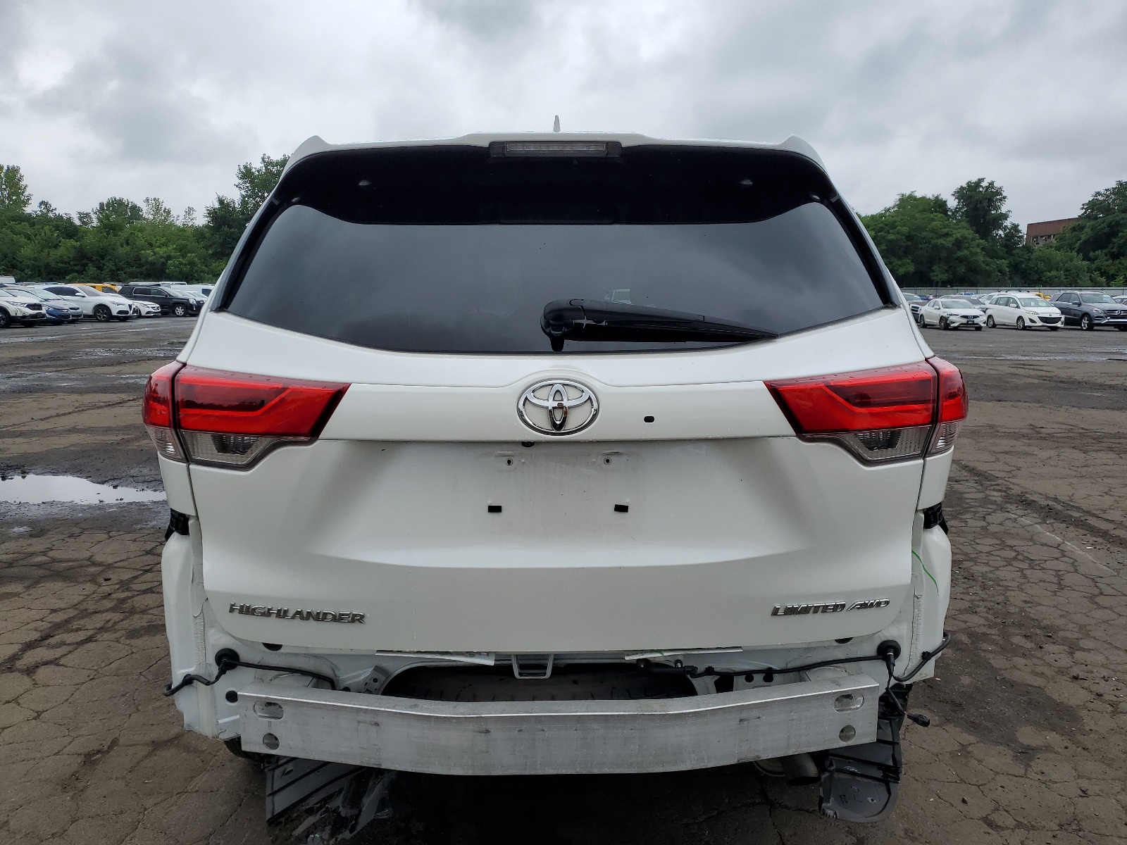 5TDDZRFHXKS975839 2019 Toyota Highlander Limited