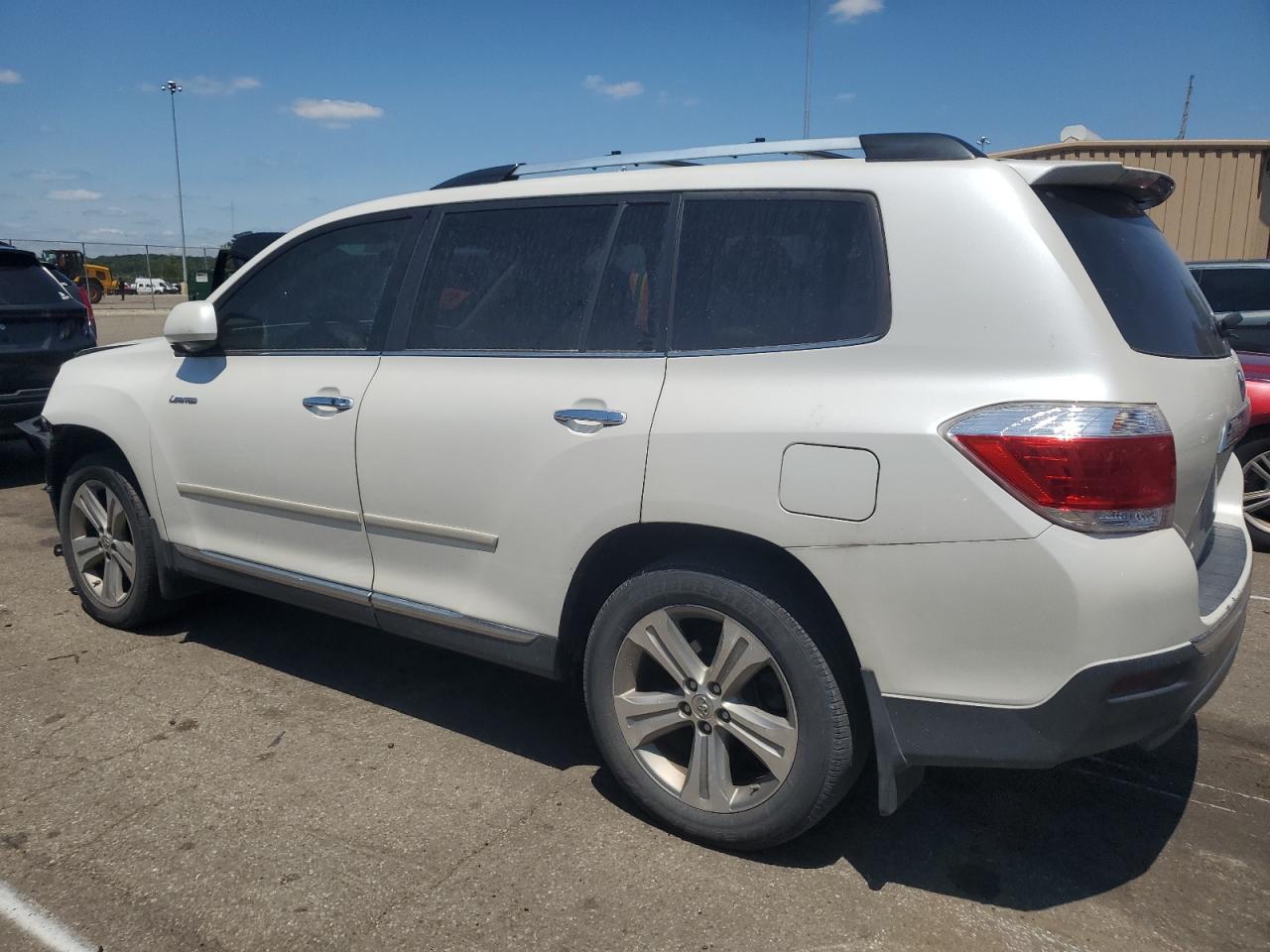 2012 Toyota Highlander - Image 2
