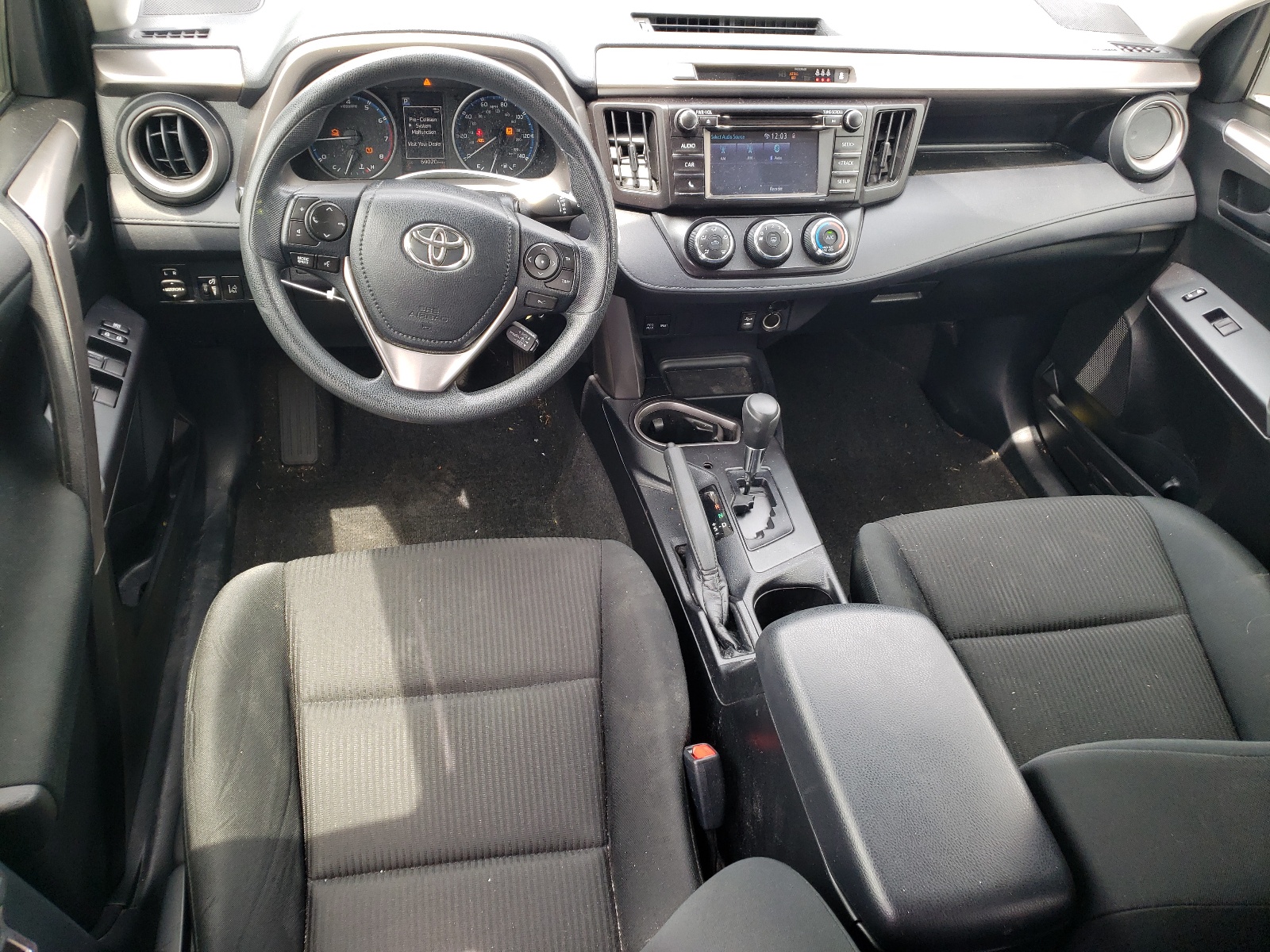 JTMBFREVXJJ180048 2018 Toyota Rav4 Le