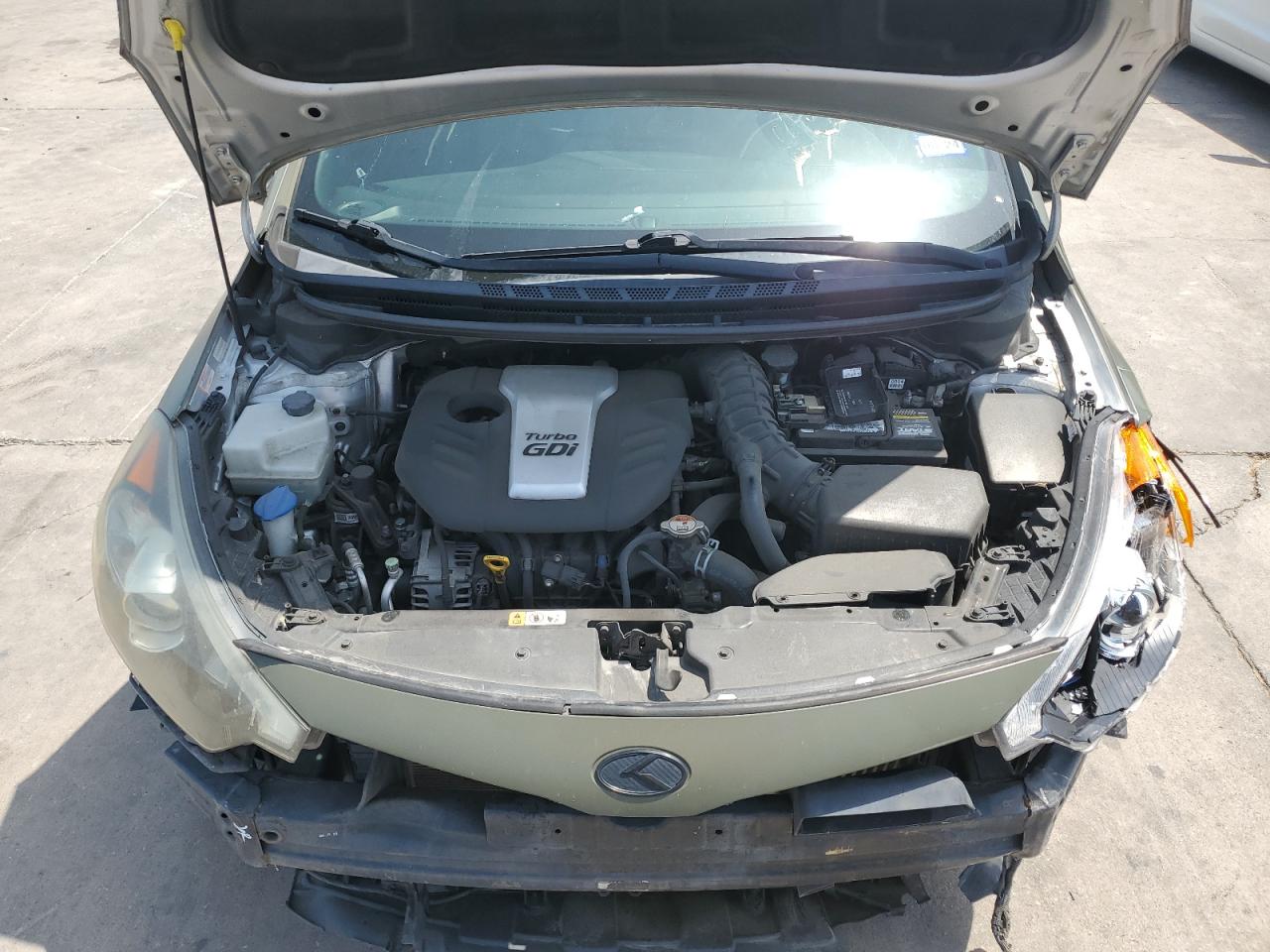 KNAFZ6A36F5369773 2015 Kia Forte Sx