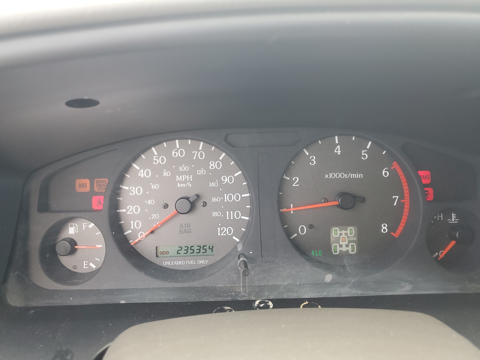 JNRAR05Y1WW036732 1998 Infiniti Qx4