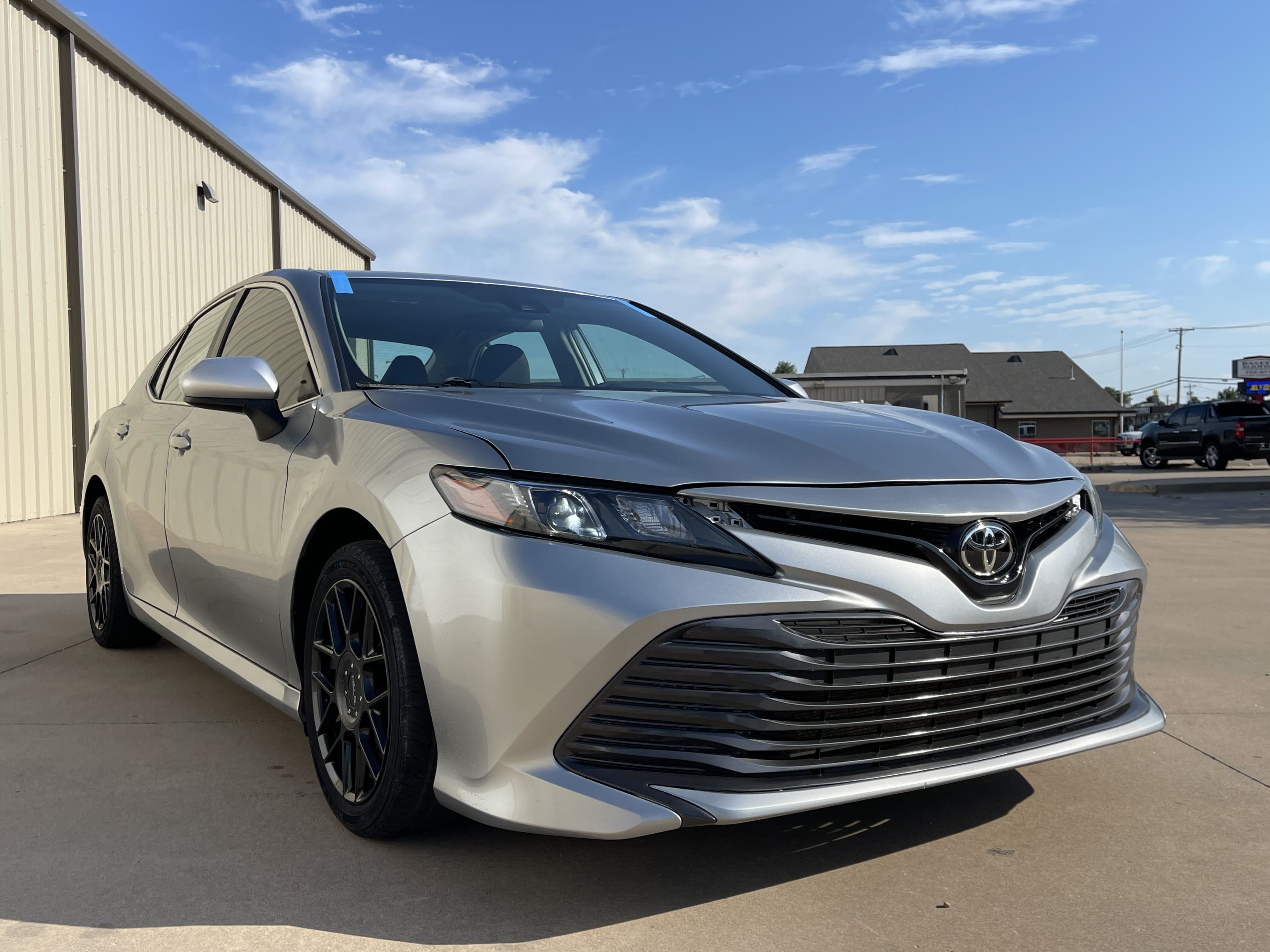 2019 Toyota Camry L vin: 4T1B11HK2KU227392