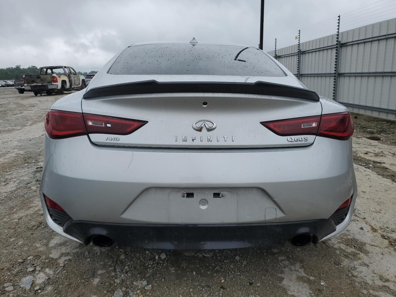 JN1EV7EL7JM391860 2018 Infiniti Q60 Luxe 300