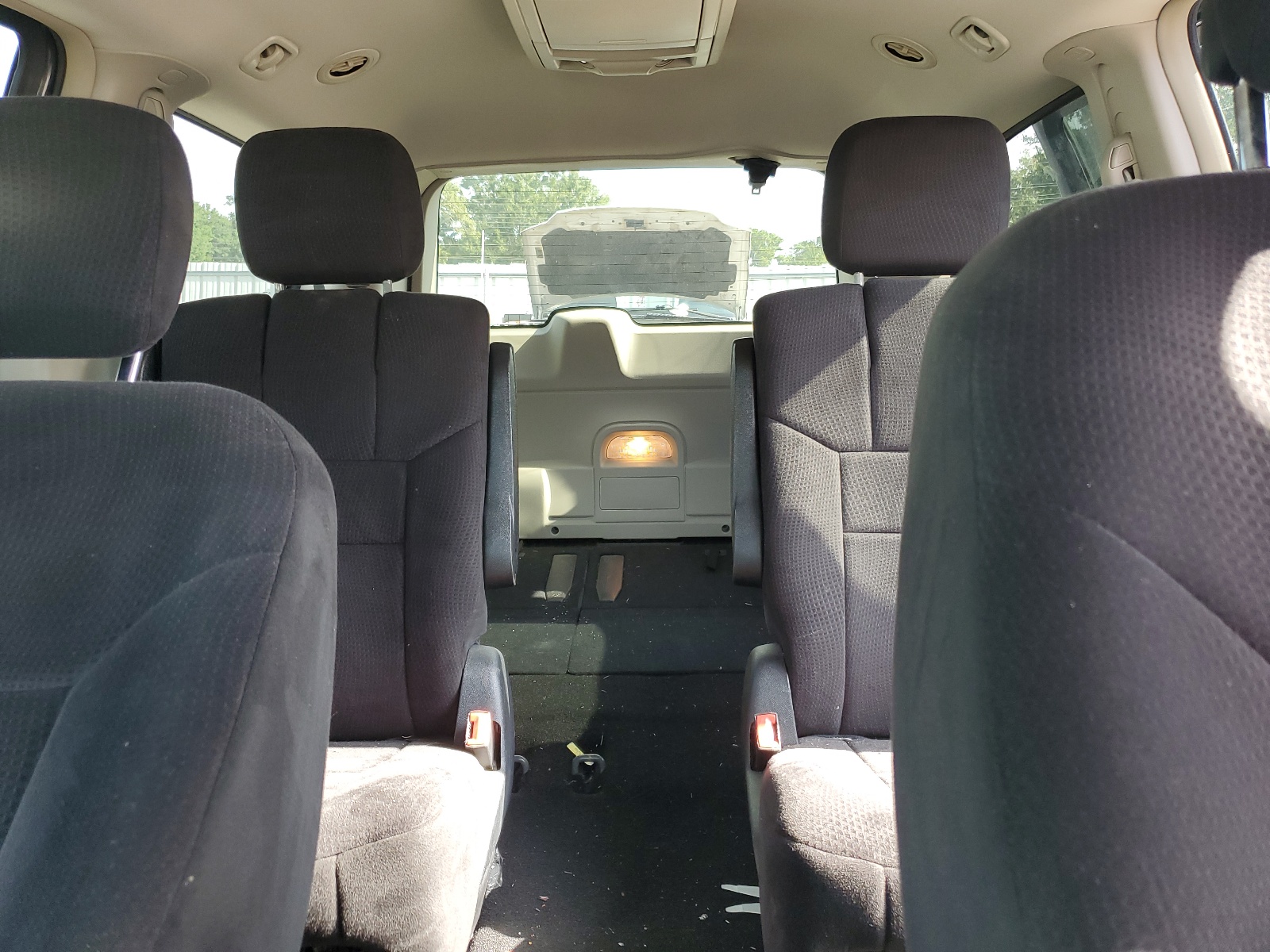 2A4RR5DG9BR698063 2011 Chrysler Town & Country Touring