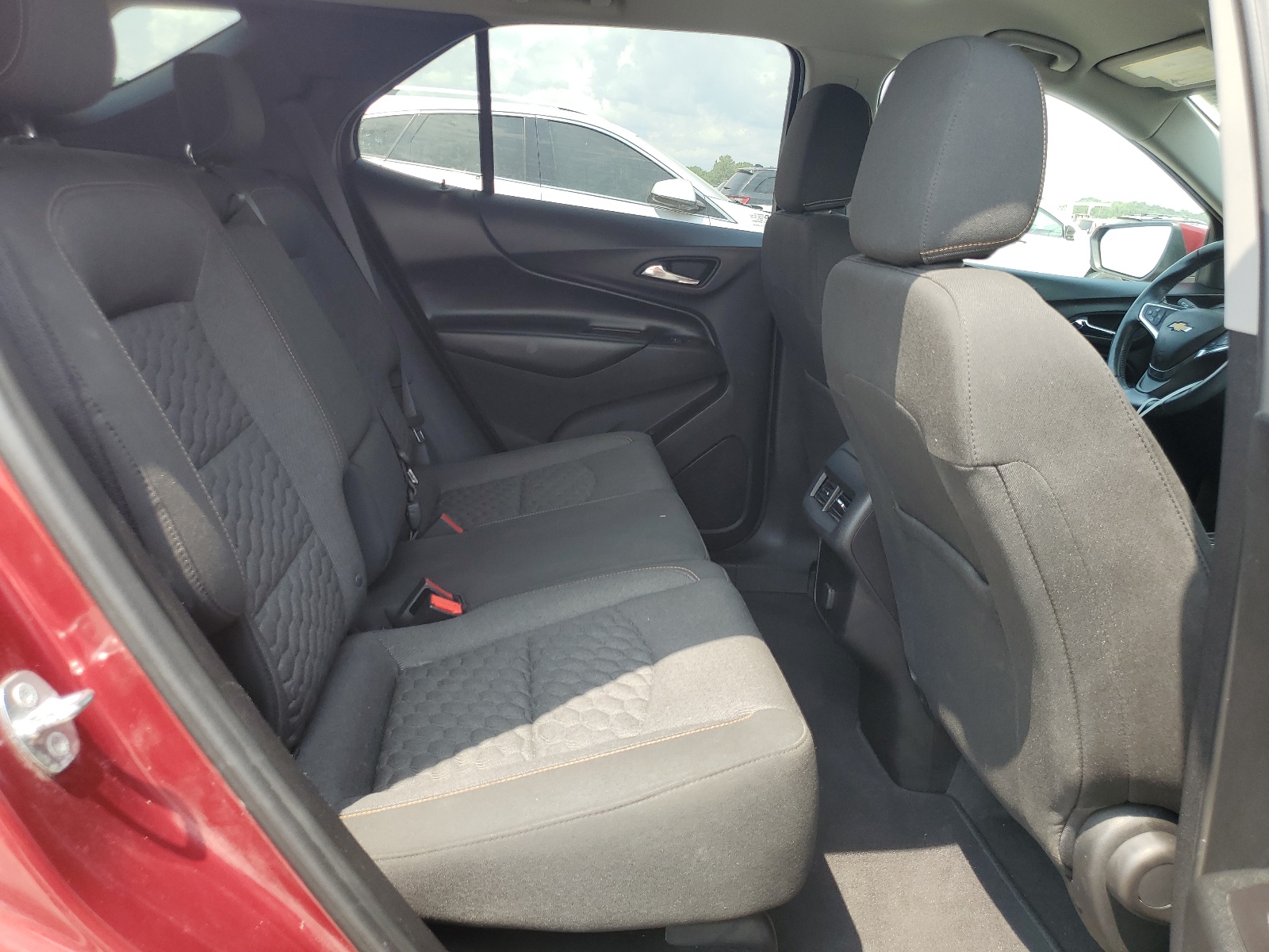 2GNAXSEV1J6107042 2018 Chevrolet Equinox Lt