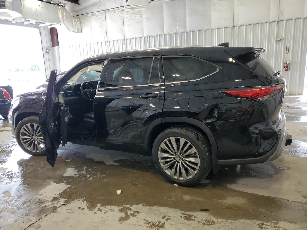 5TDEBRCH1MS051564 2021 TOYOTA HIGHLANDER - Image 2