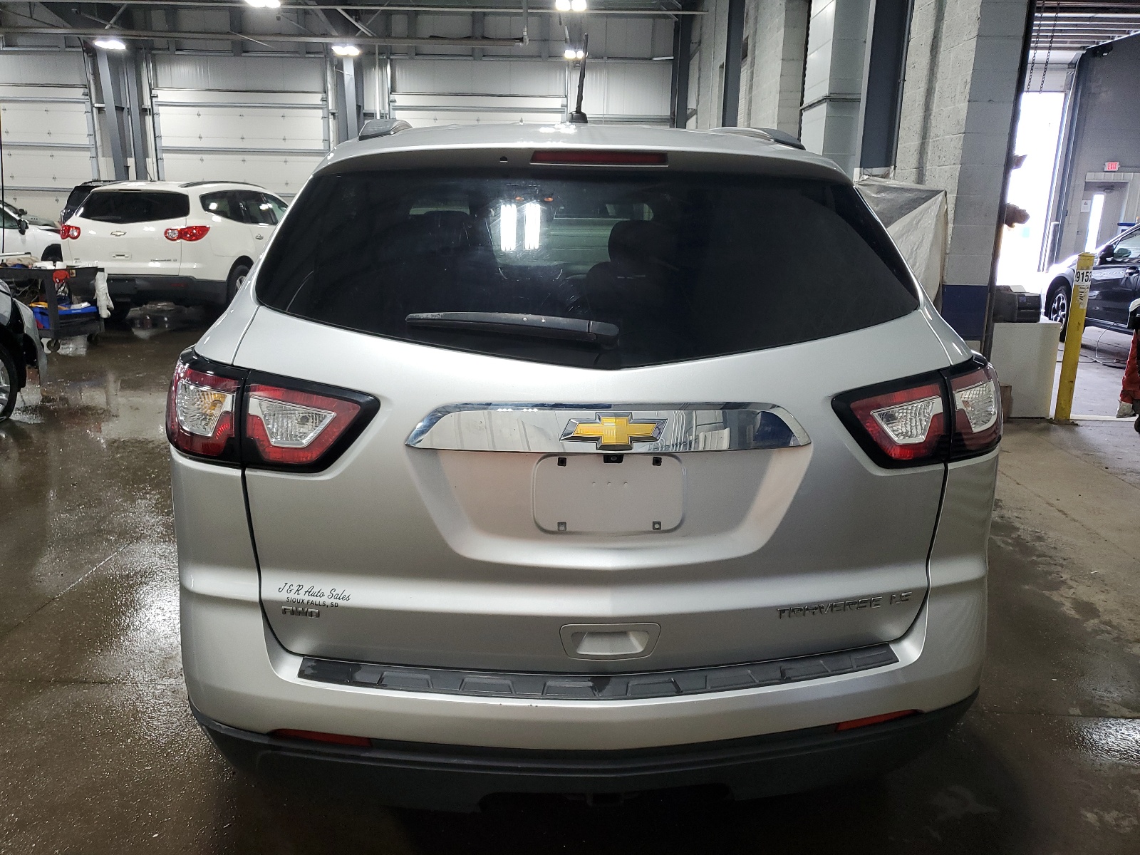 1GNKVFEDXFJ150698 2015 Chevrolet Traverse Ls