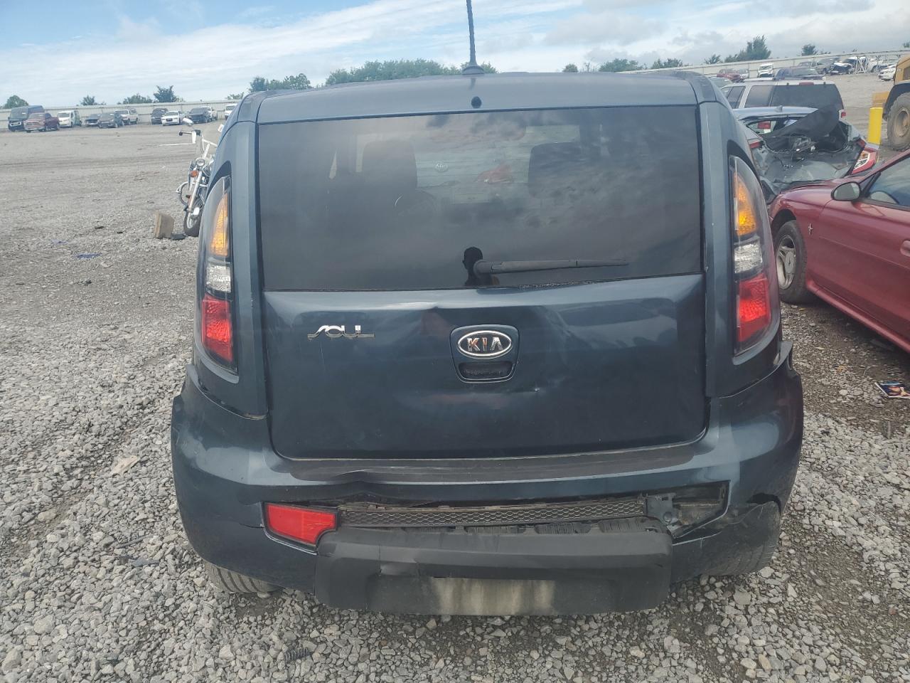 2011 Kia Soul + VIN: KNDJT2A2XB7323408 Lot: 60630314