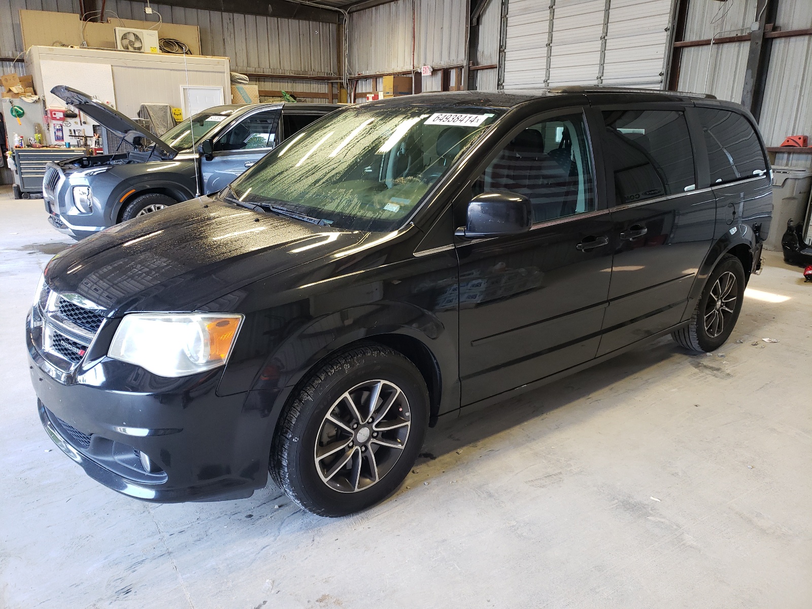 2C4RDGCG6HR800025 2017 Dodge Grand Caravan Sxt