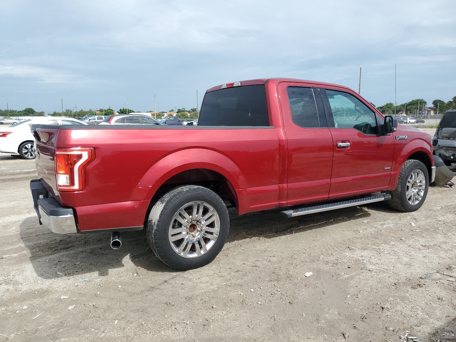 2017 Ford F150 Super Cab vin: 1FTEX1CP8HFA64330